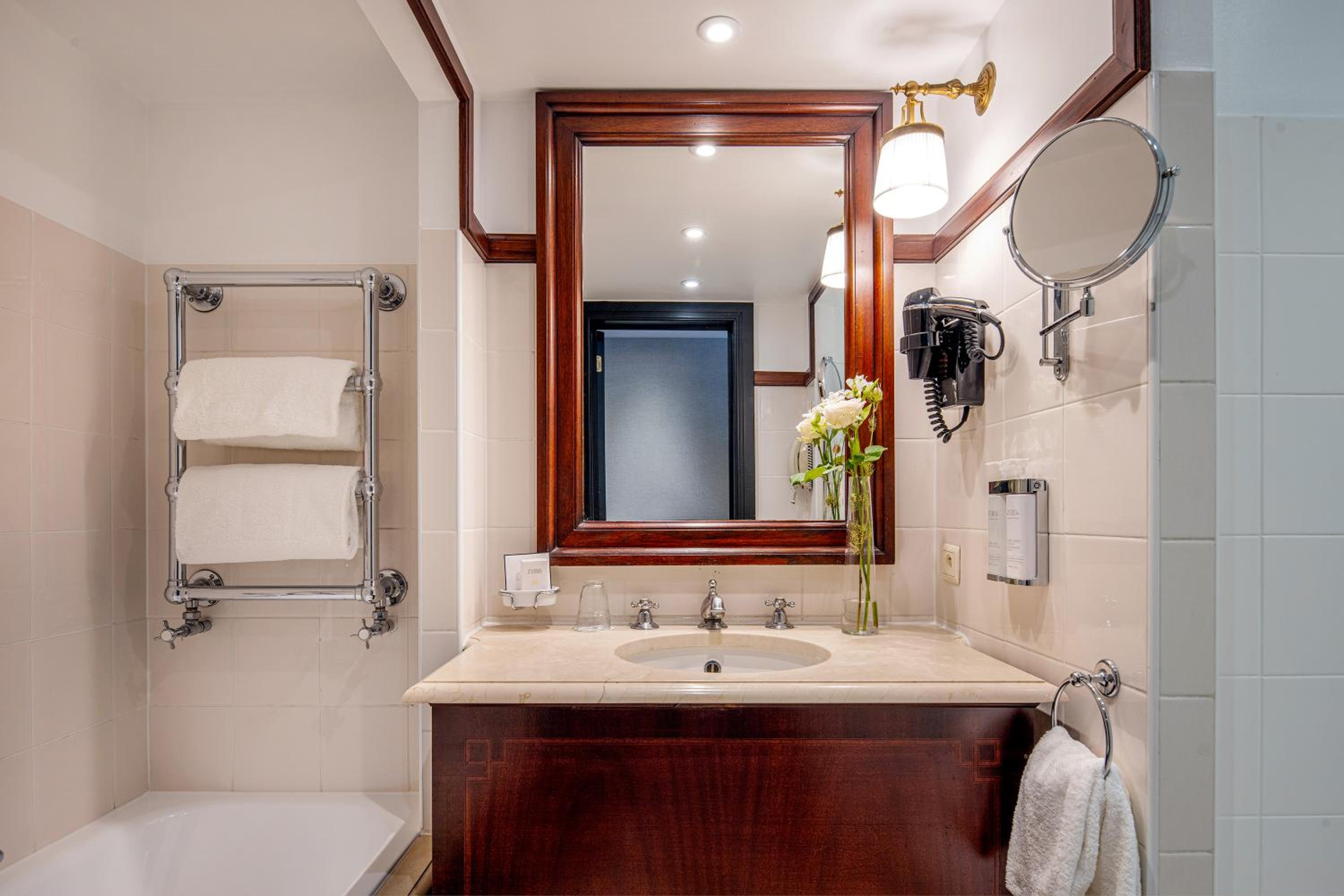 Superior Queen Room - Photo 4