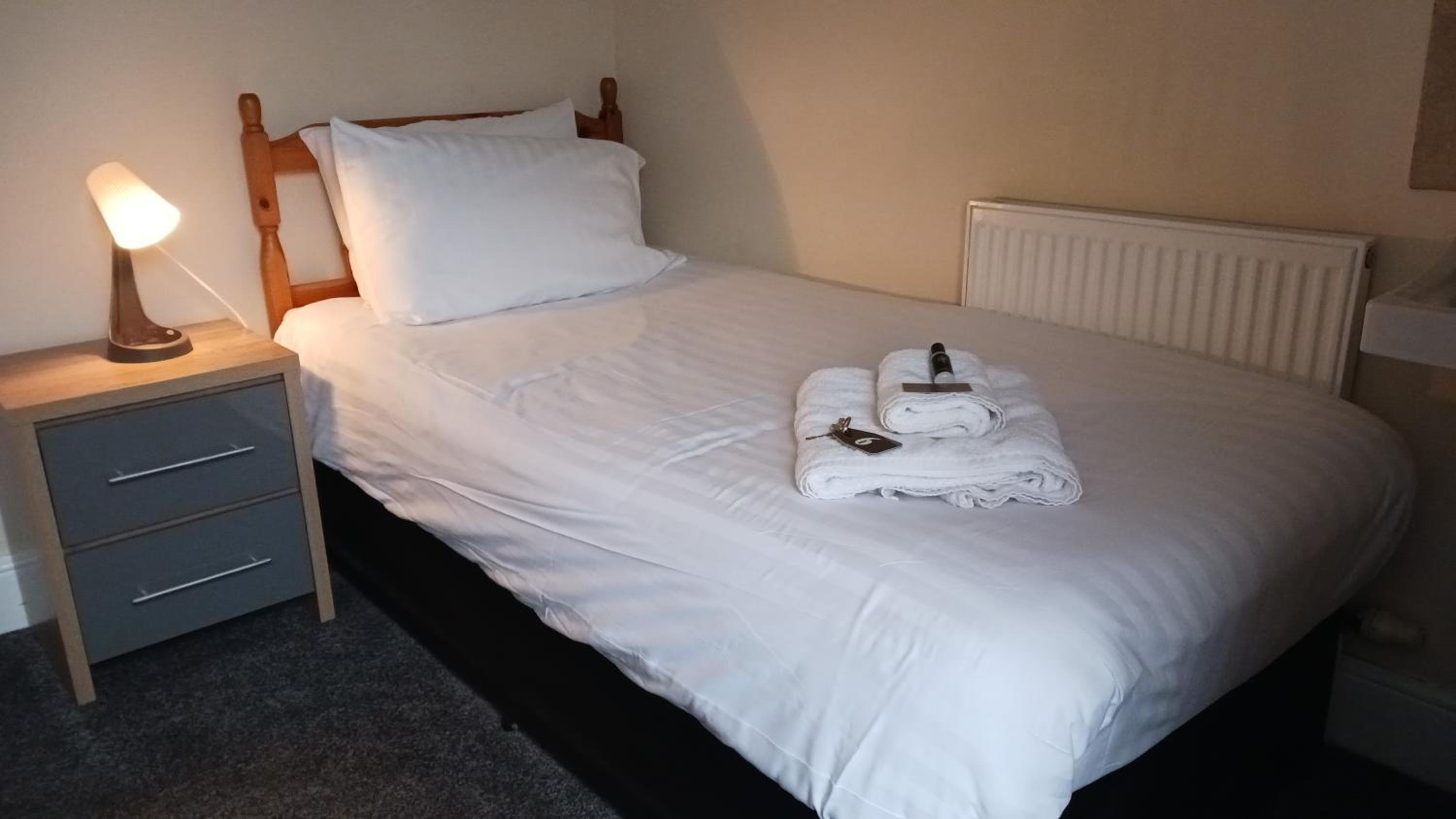 Standard Single Room with Shared Bathroom