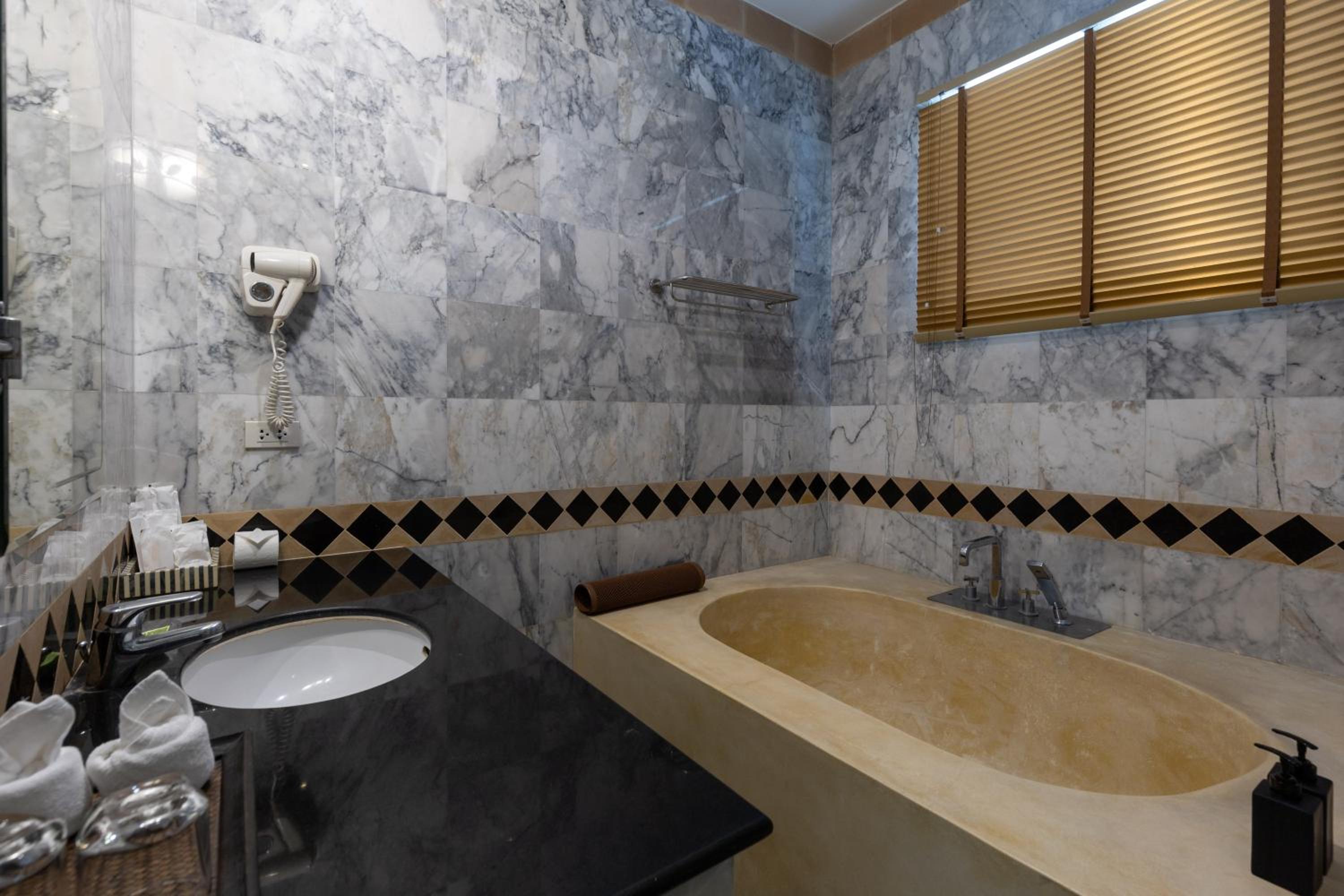 Pool Villa Two Bedrooms - Photo 16