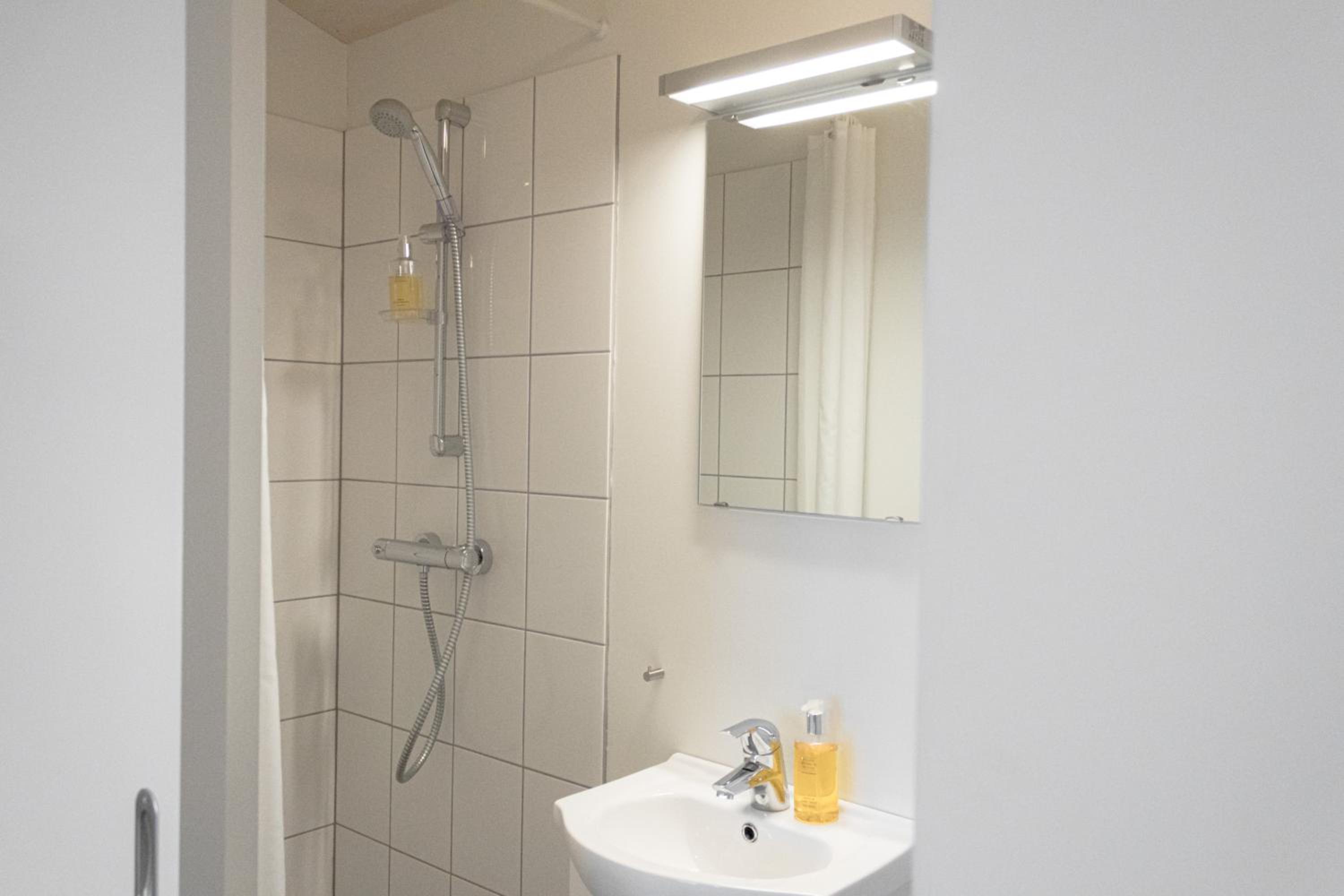 Double or Twin Room - Photo 23