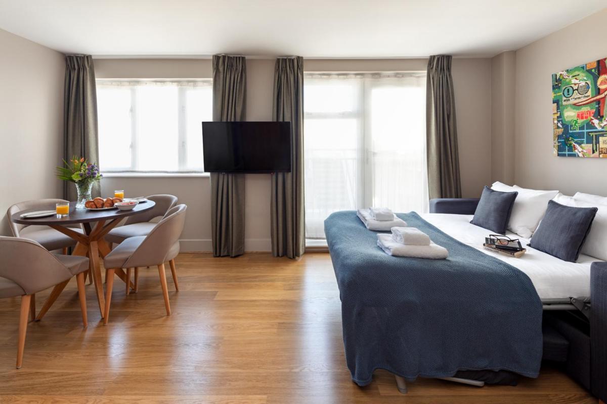 One-Bedroom Apartment with Sofa Bed thumbnail 6