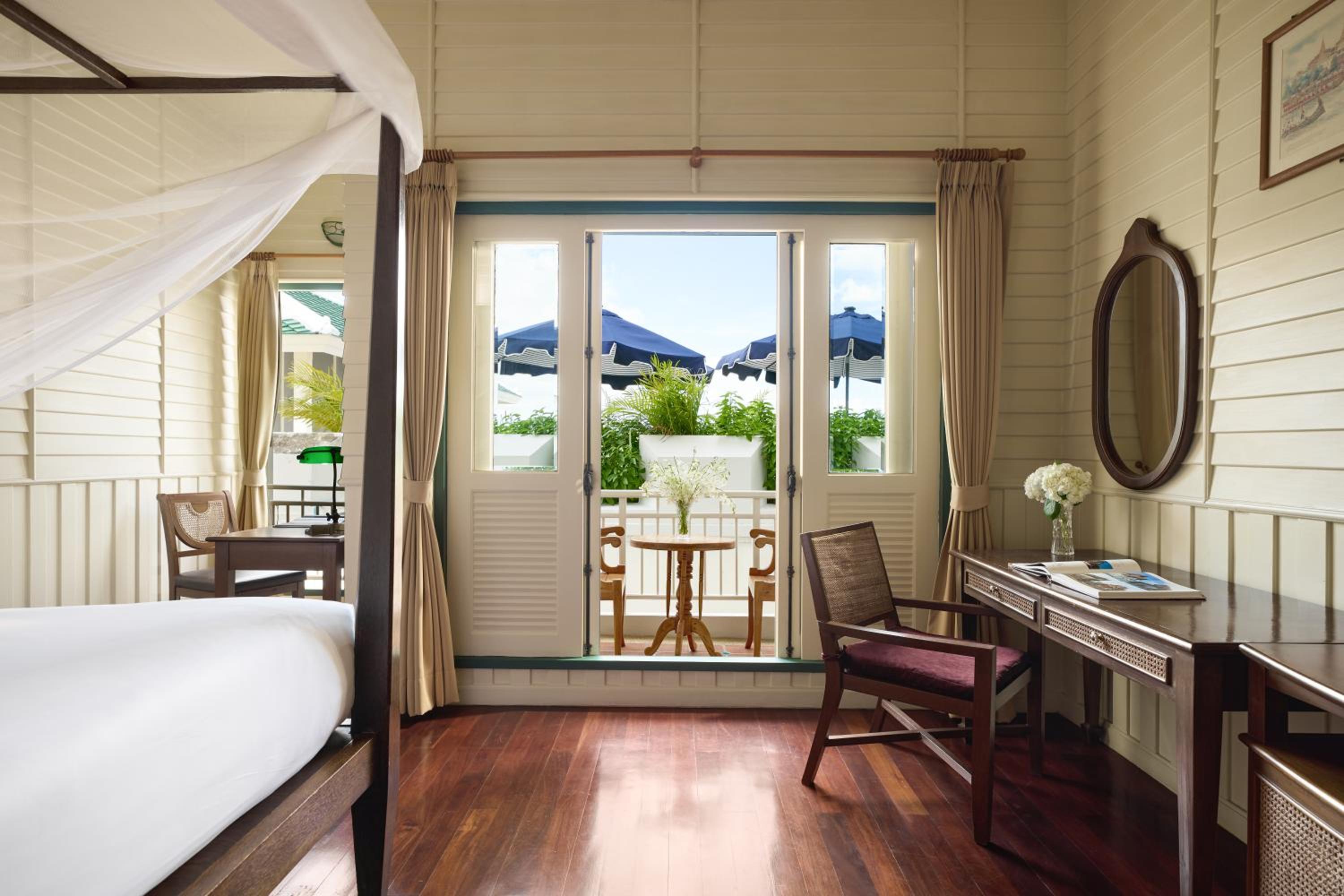 Deluxe Double or Twin Room with Pool View - Photo 6