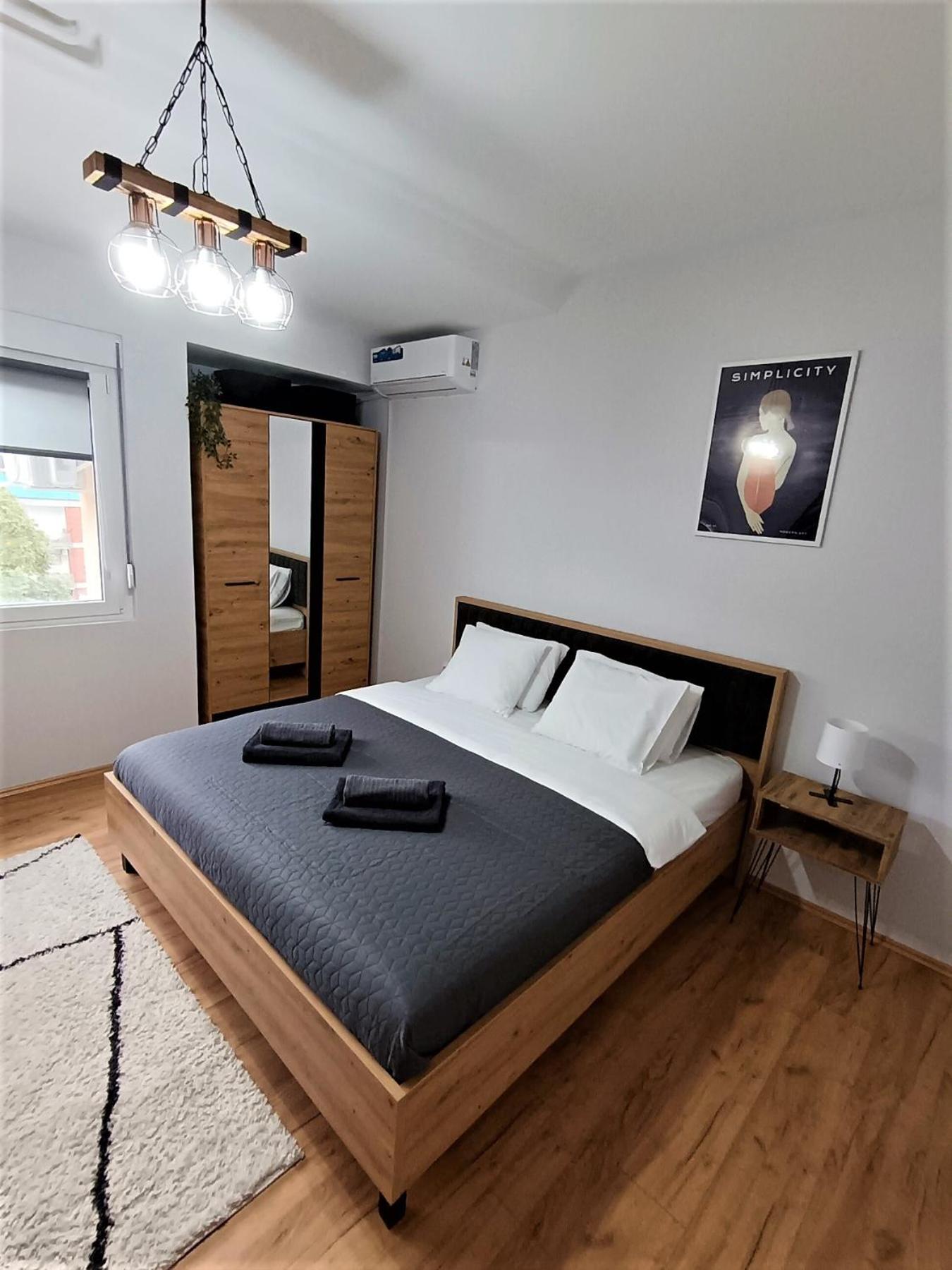 One-Bedroom Apartment with View photo 2
