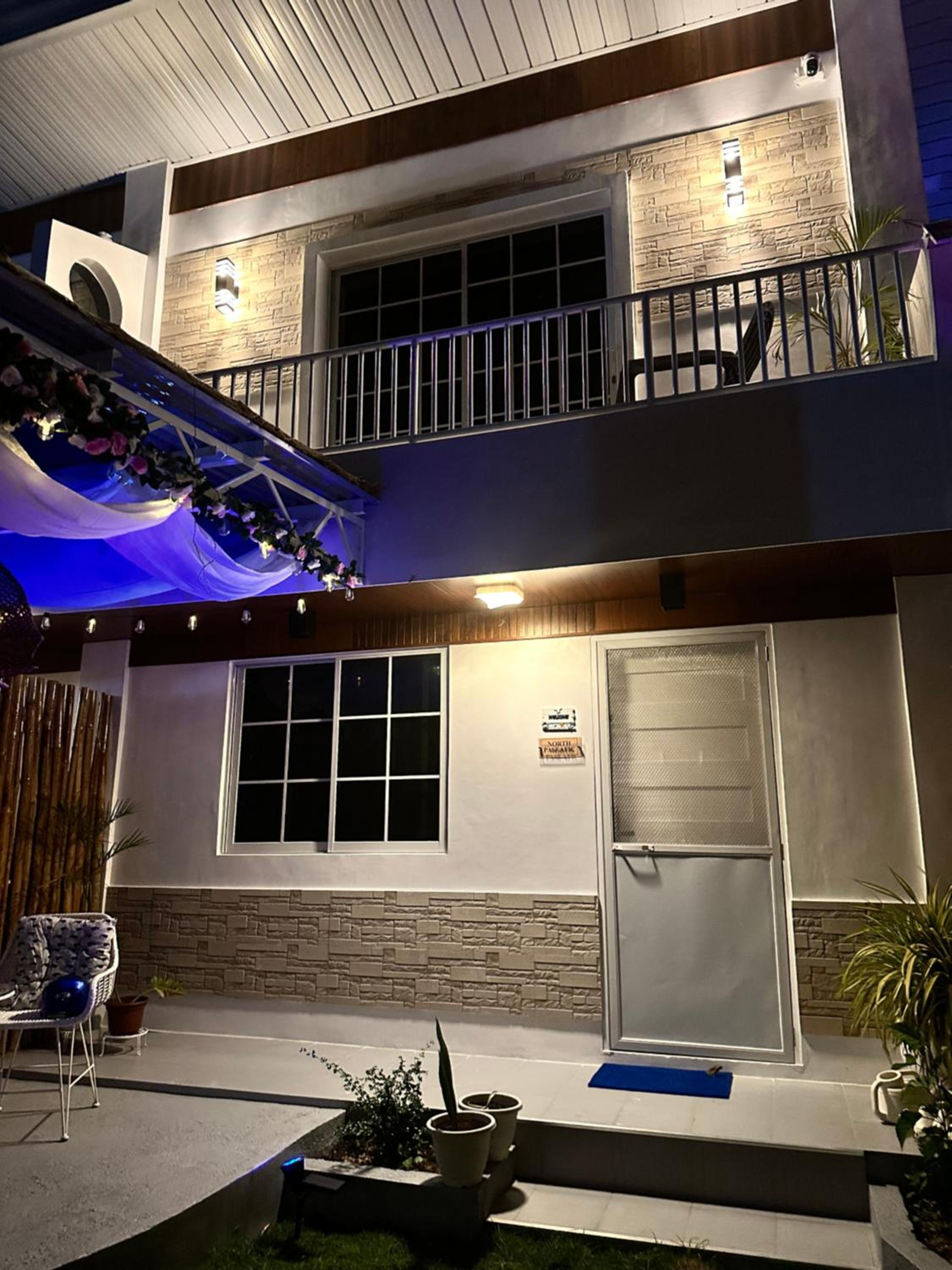 Apartment With Balcony photo 2