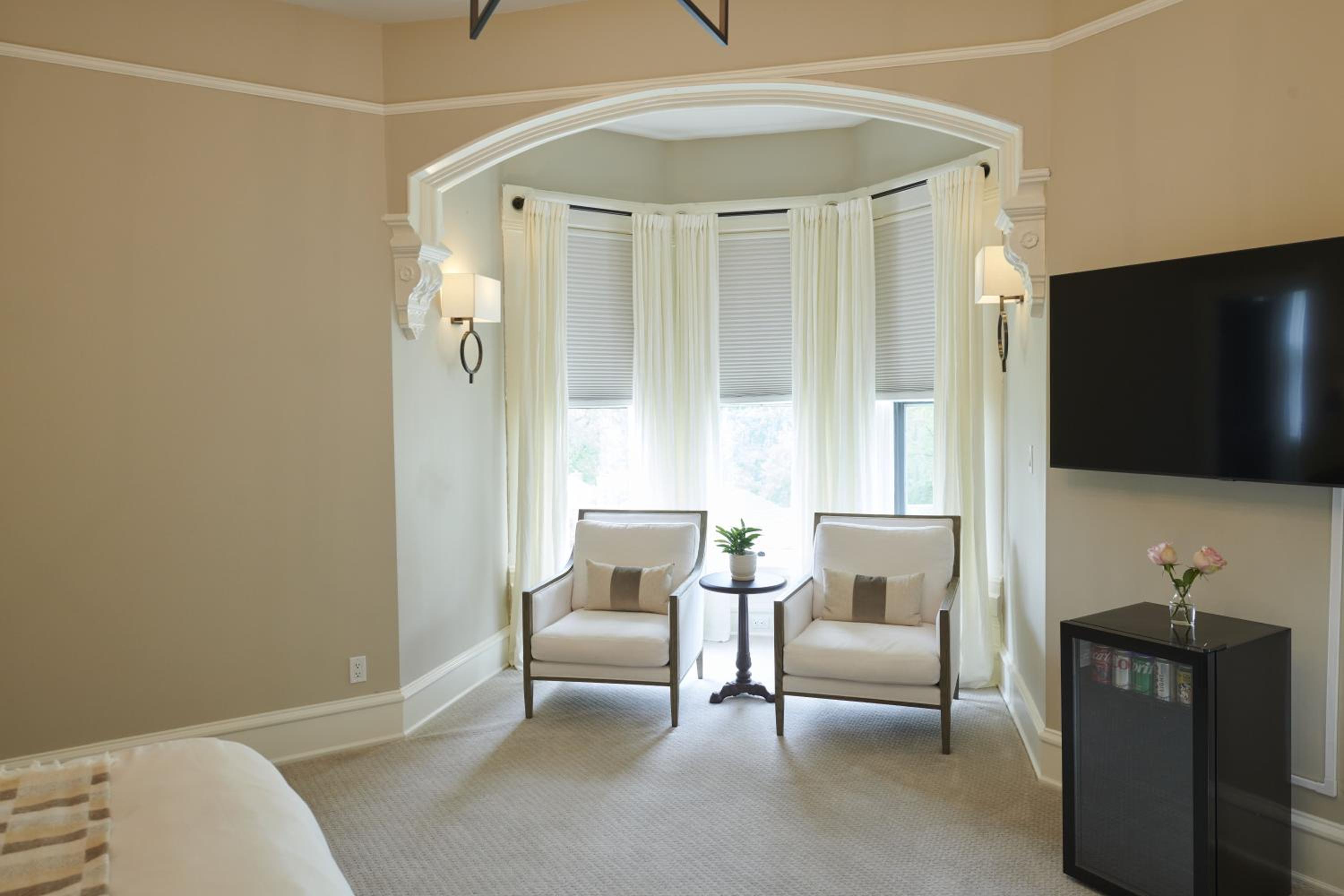 Deluxe King Room photo 1