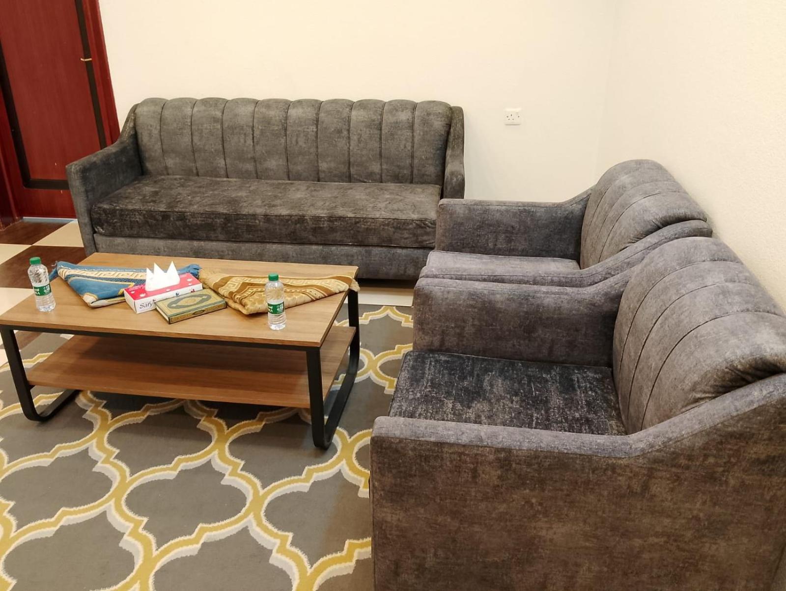 One-Bedroom Apartment photo 2