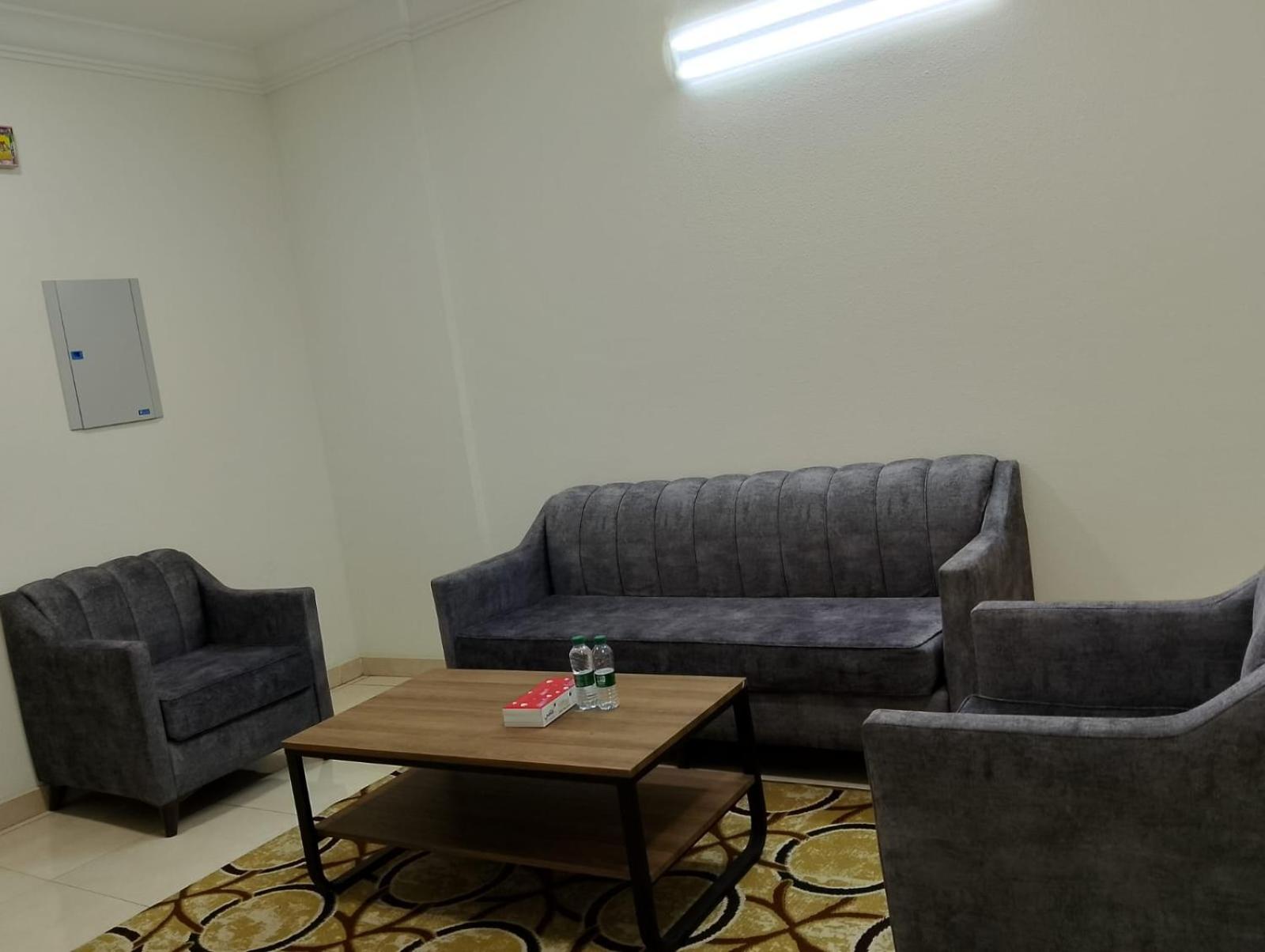 One-Bedroom Apartment photo 3