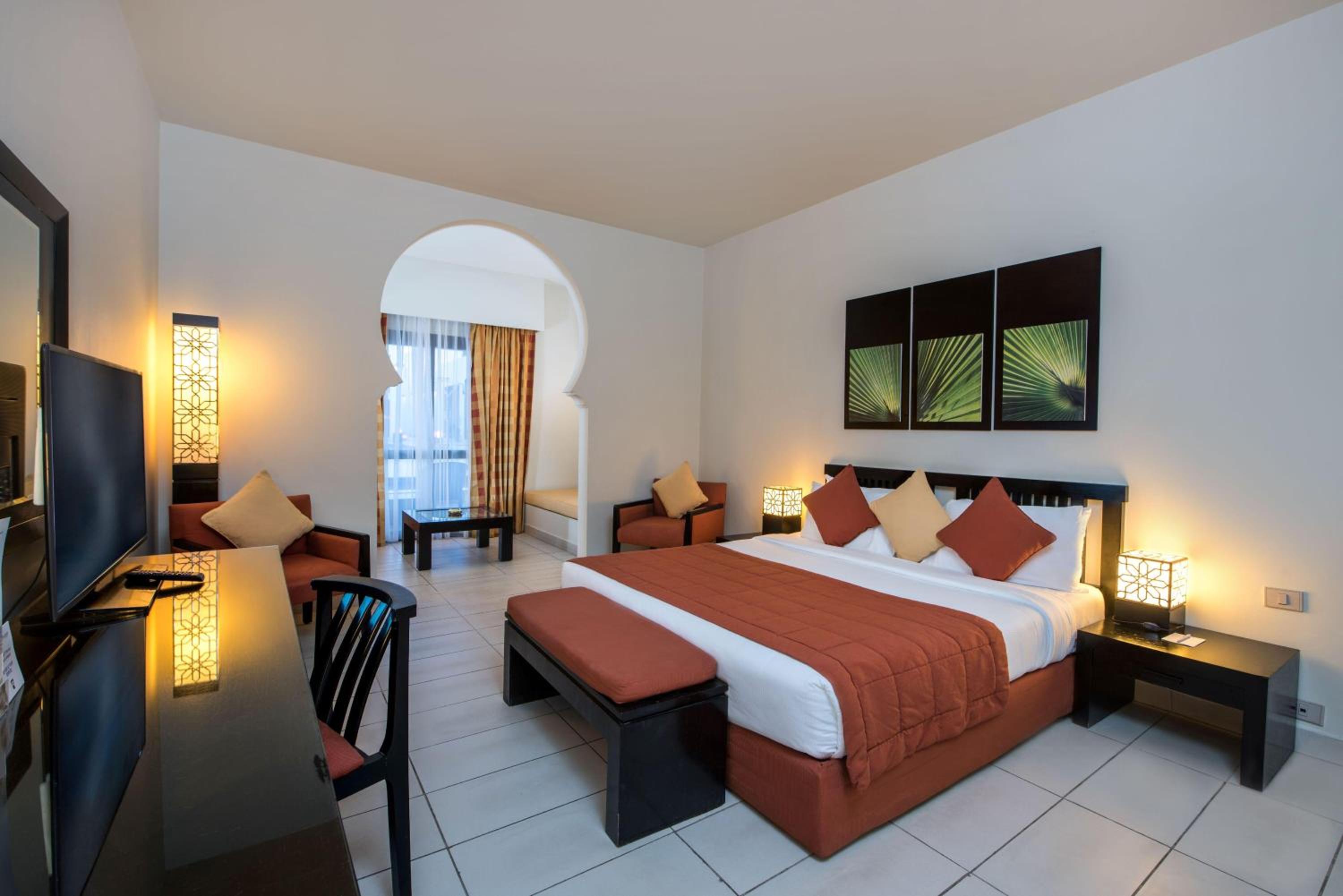 Comfort Room with Pool View