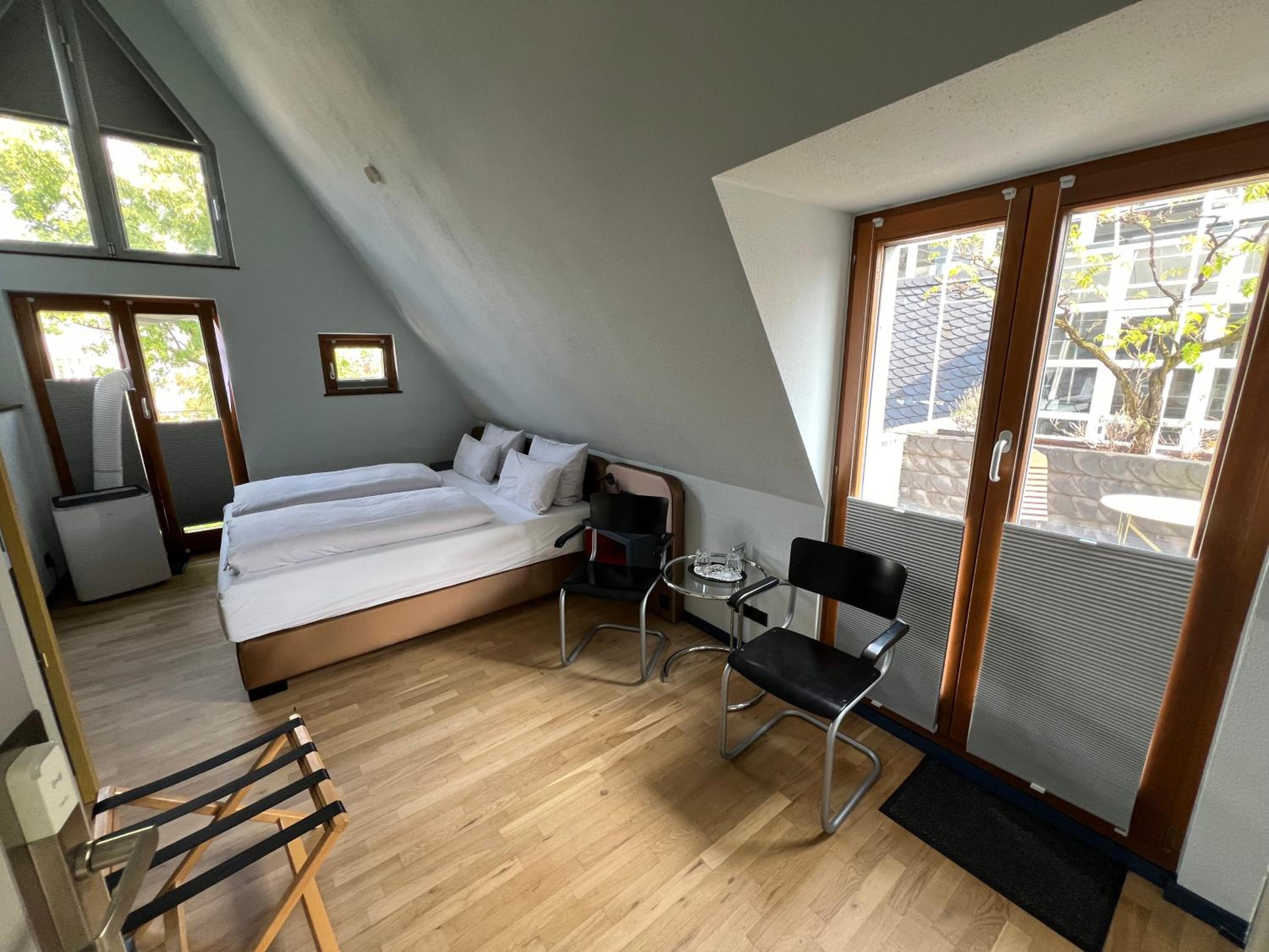 Deluxe Double Room with Balcony photo 3