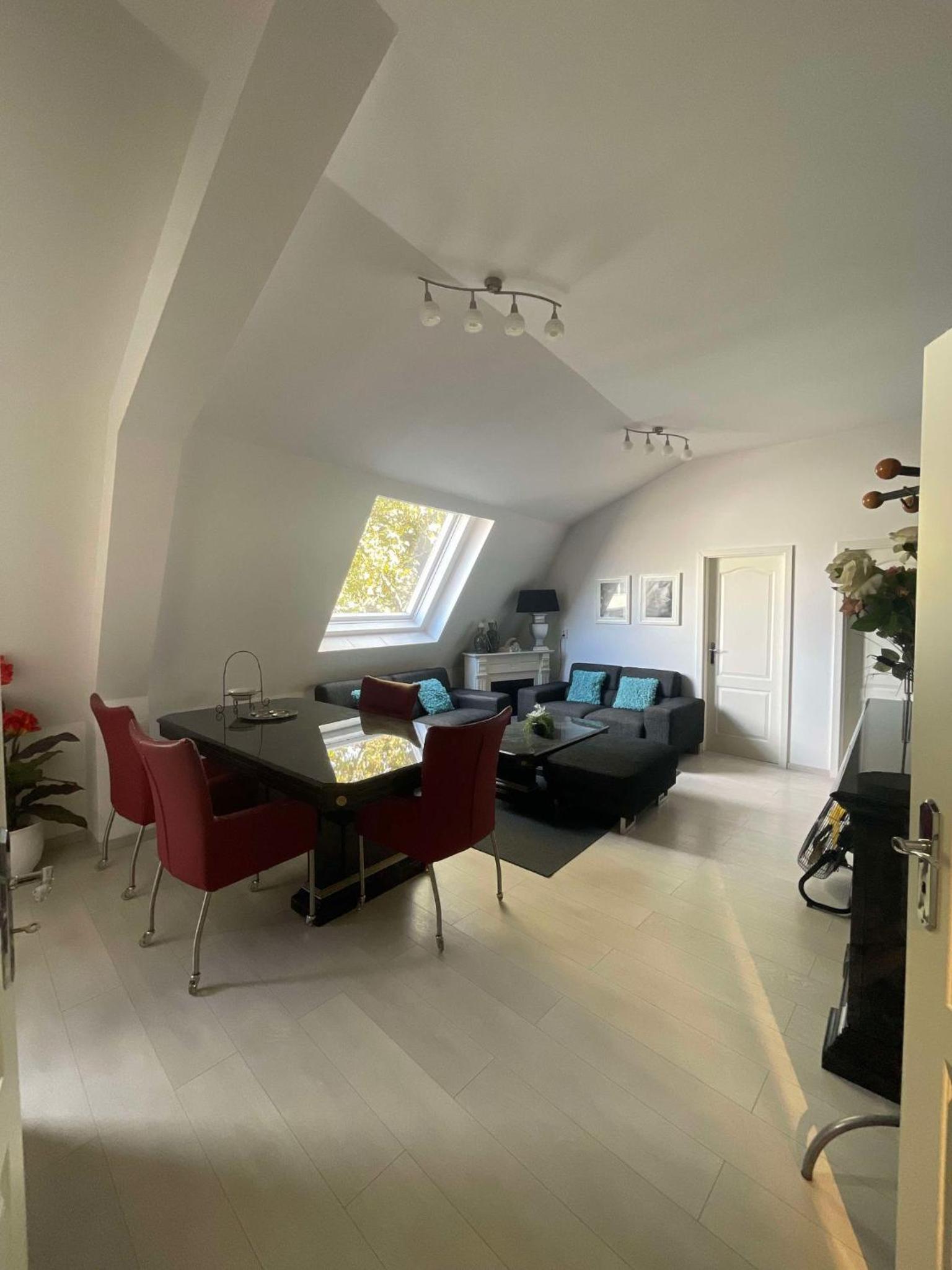 Budget Double Room - Photo 2