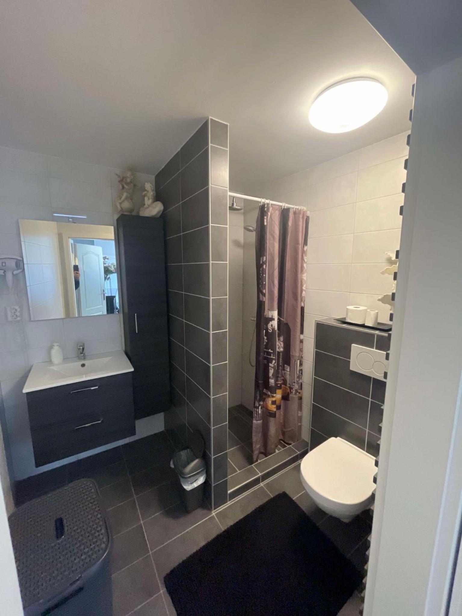 Budget Double Room - Photo 5