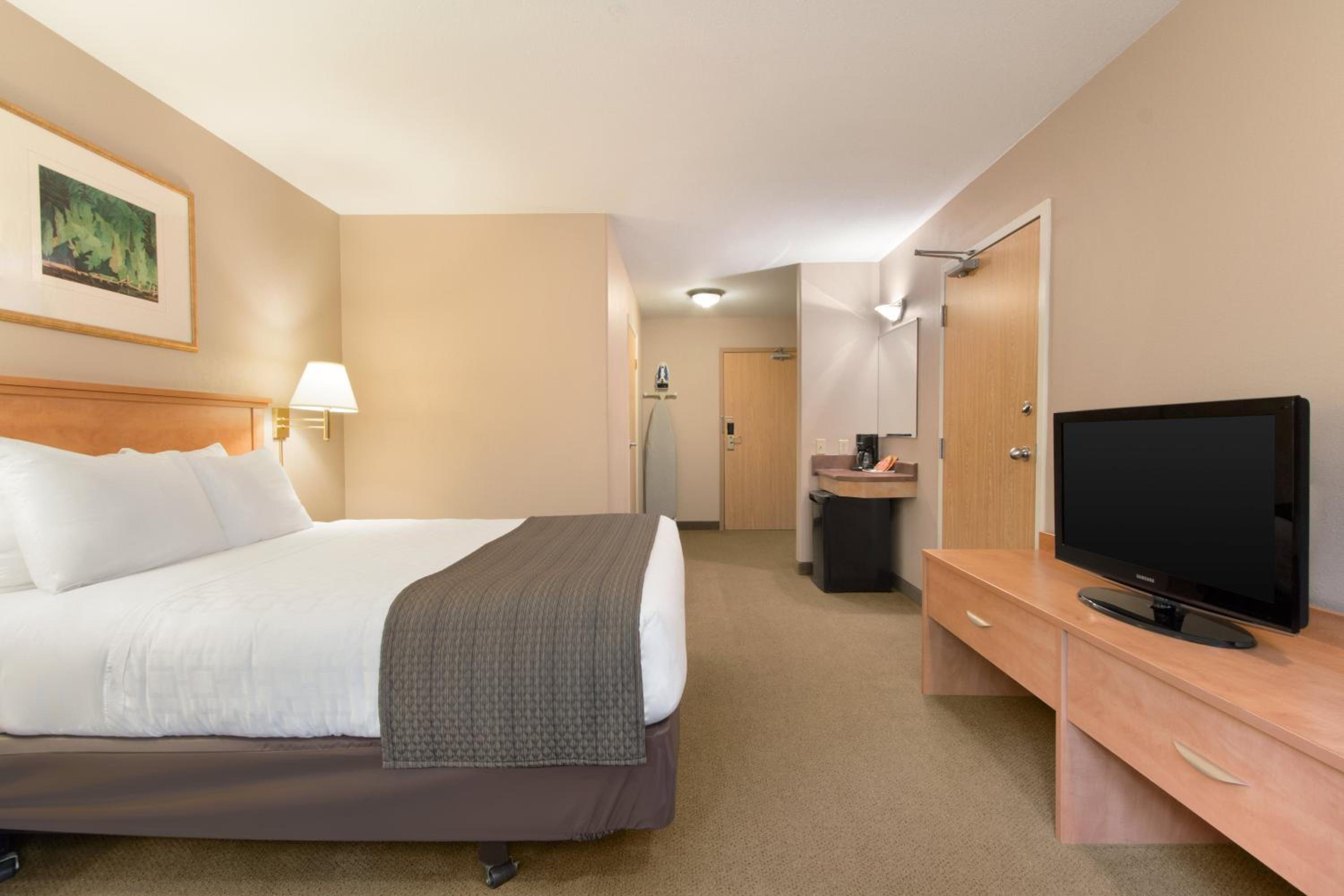 Queen Room - Disability Access/Non-Smoking