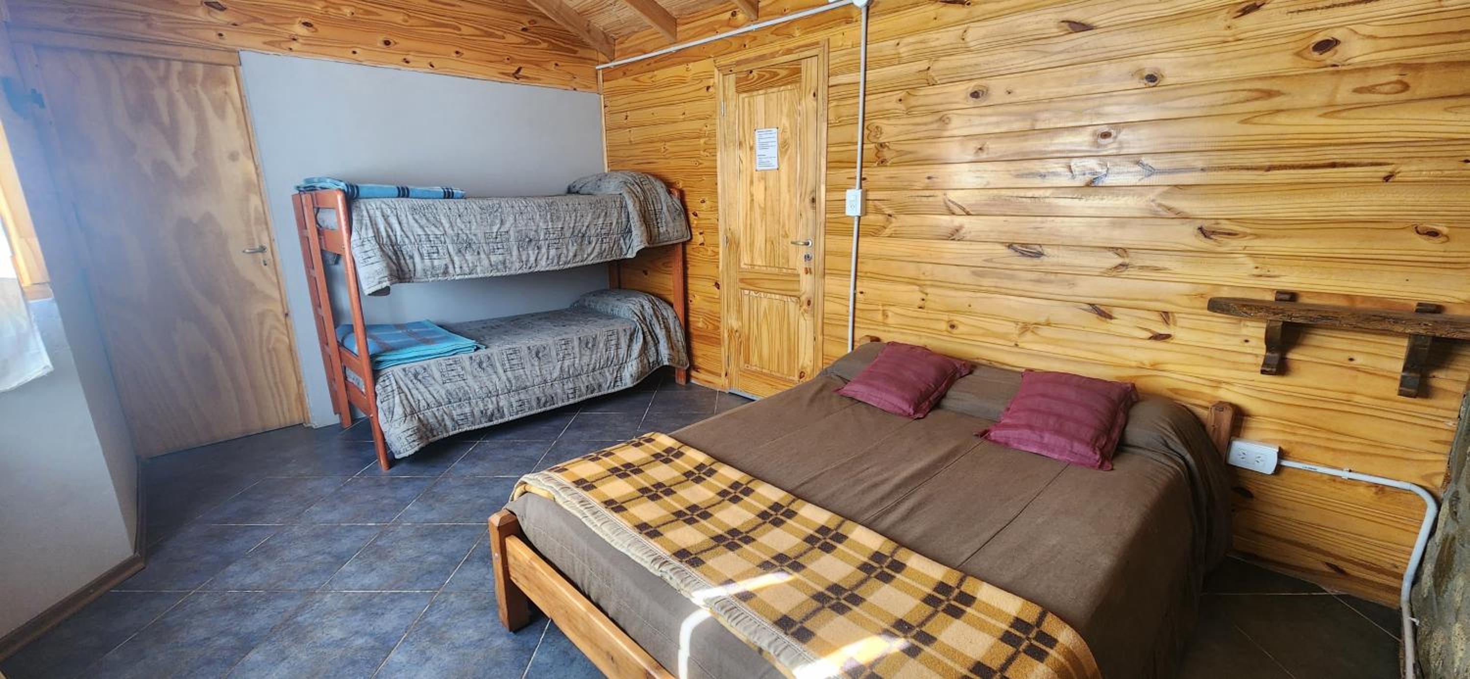 Twin Room with Private Bathroom photo 2
