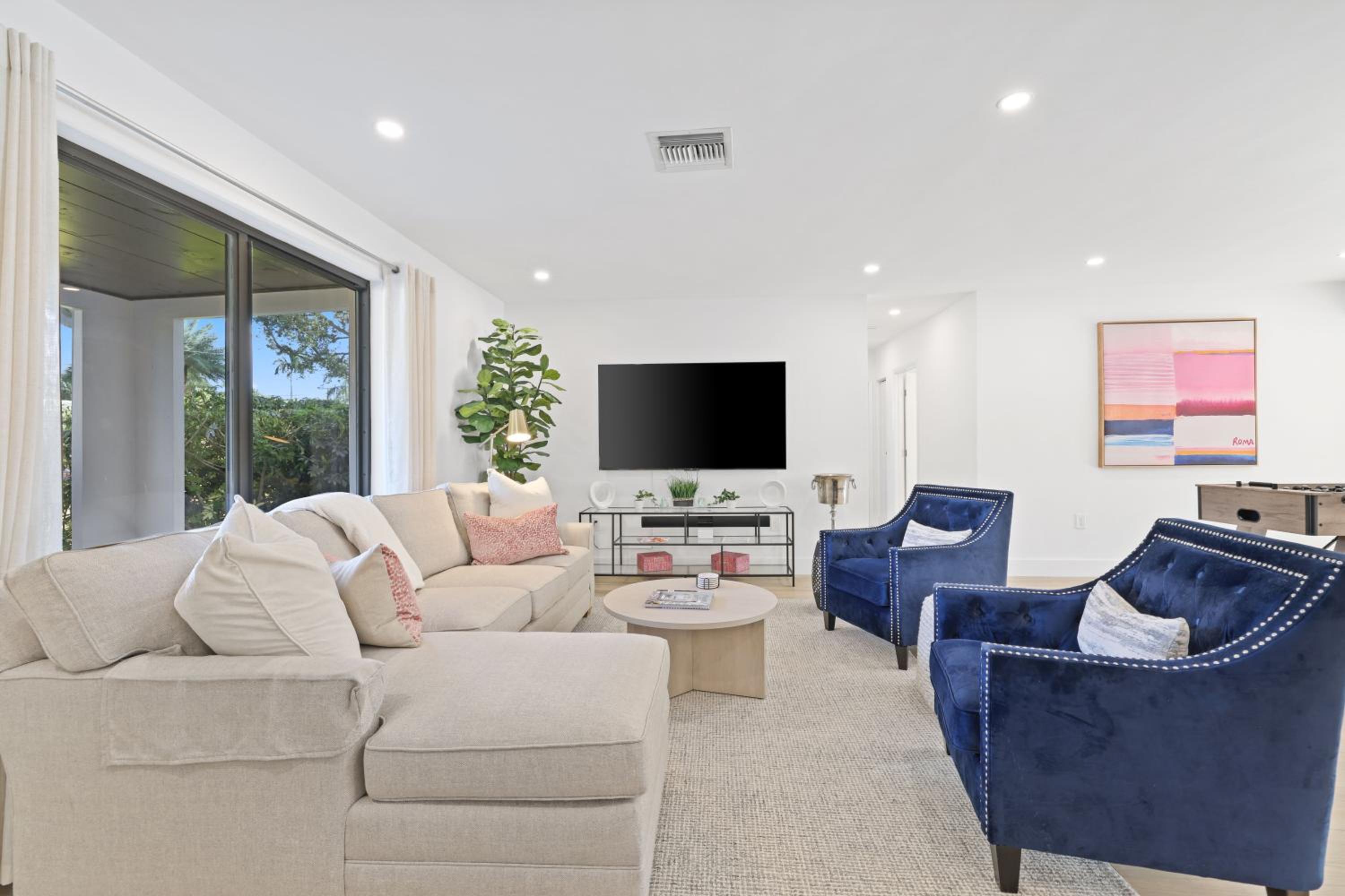 Three-Bedroom Villa photo 1