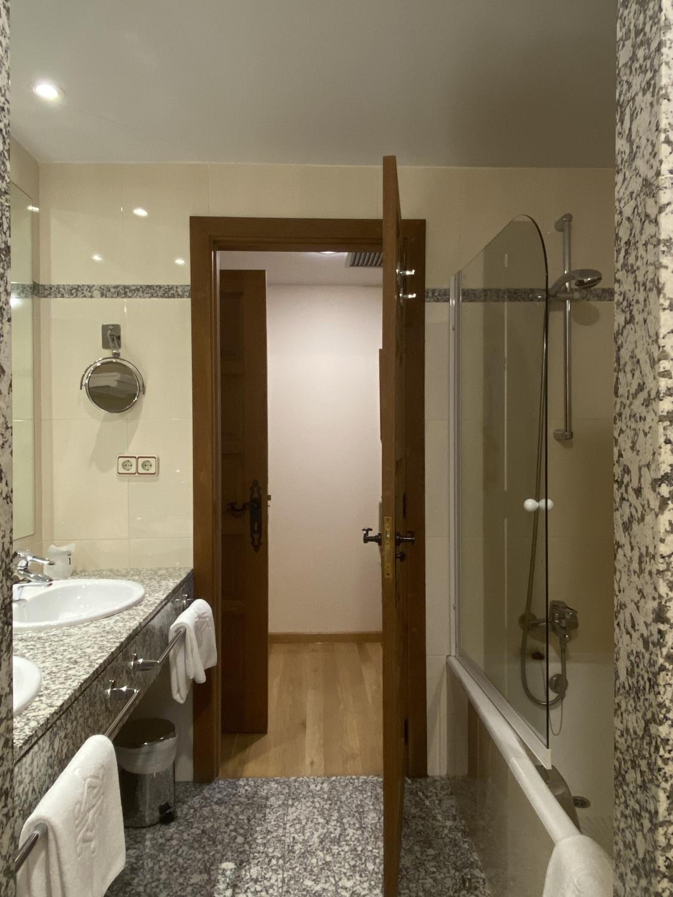 Superior Double Room - Photo 6