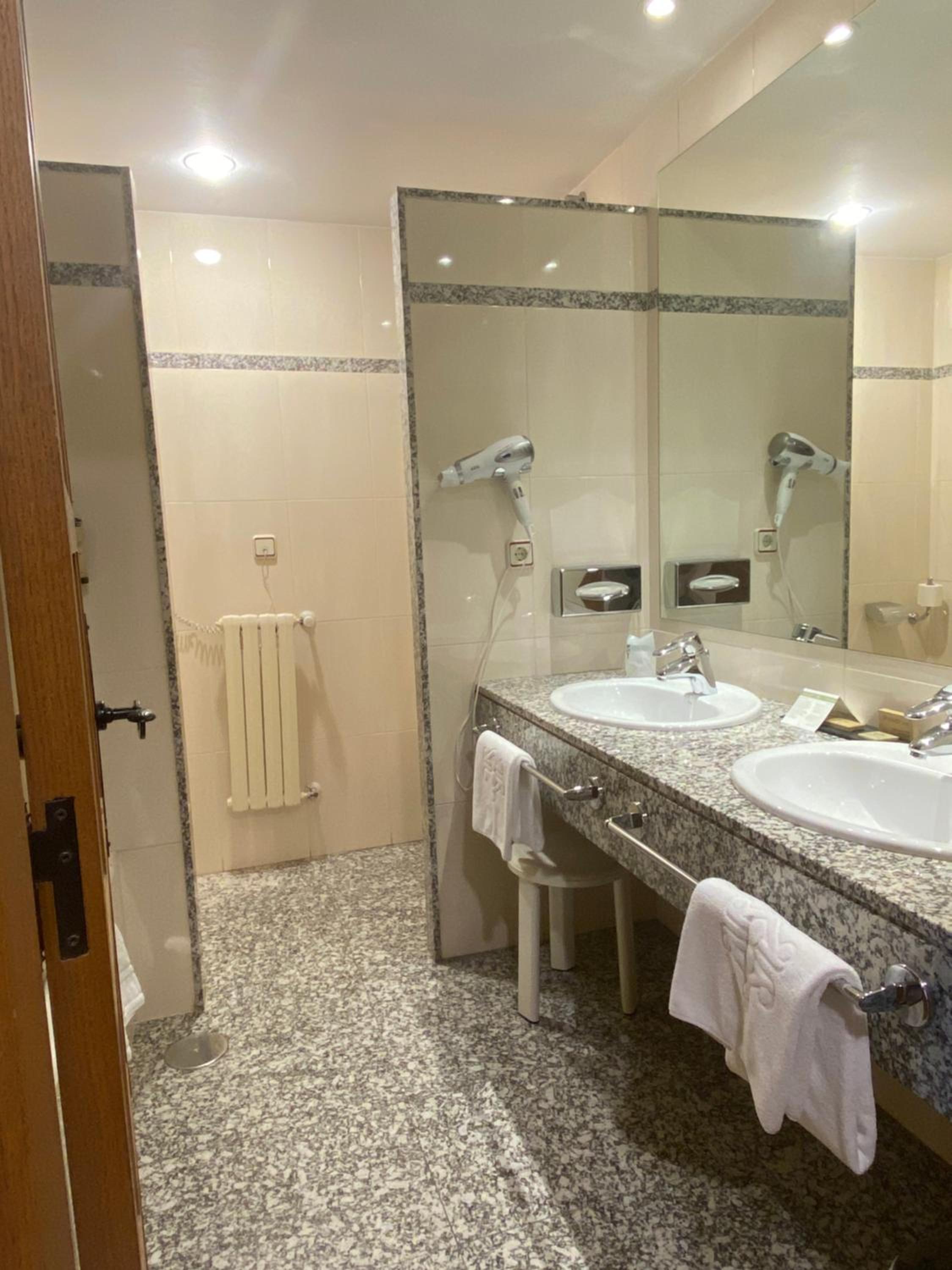 Superior Double Room - Photo 14