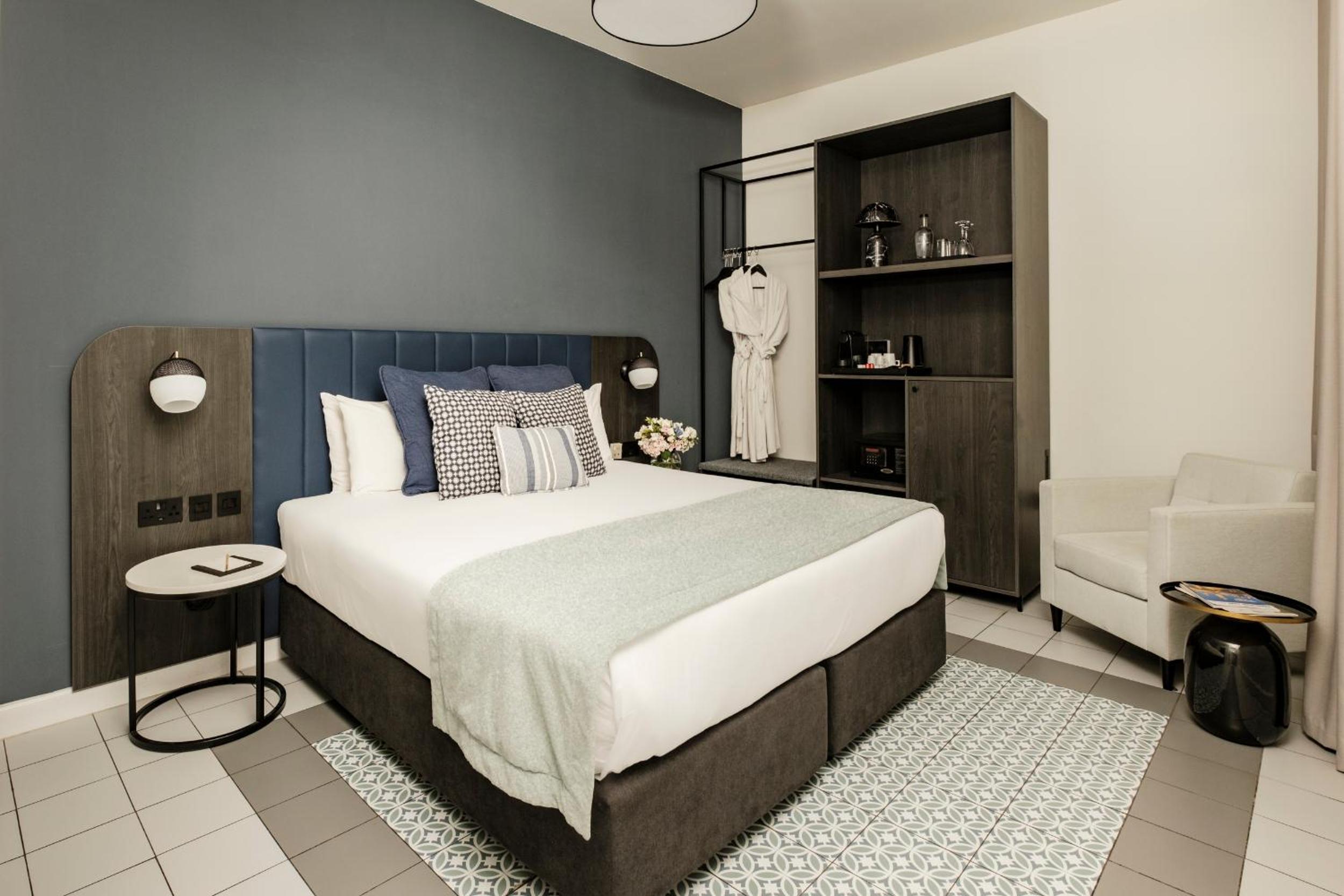 Superior Double or Twin Room - Photo 1