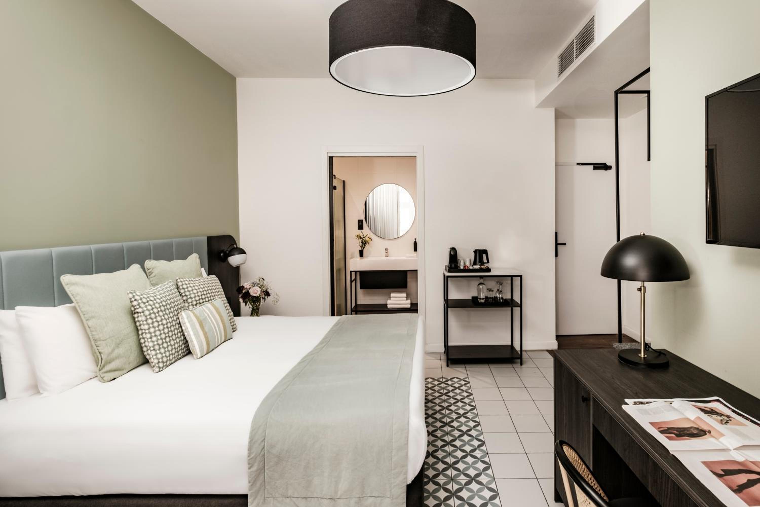 Deluxe Double or Twin Room - Photo 4