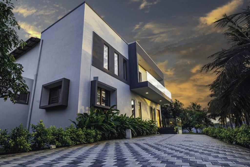 Villa photo 3