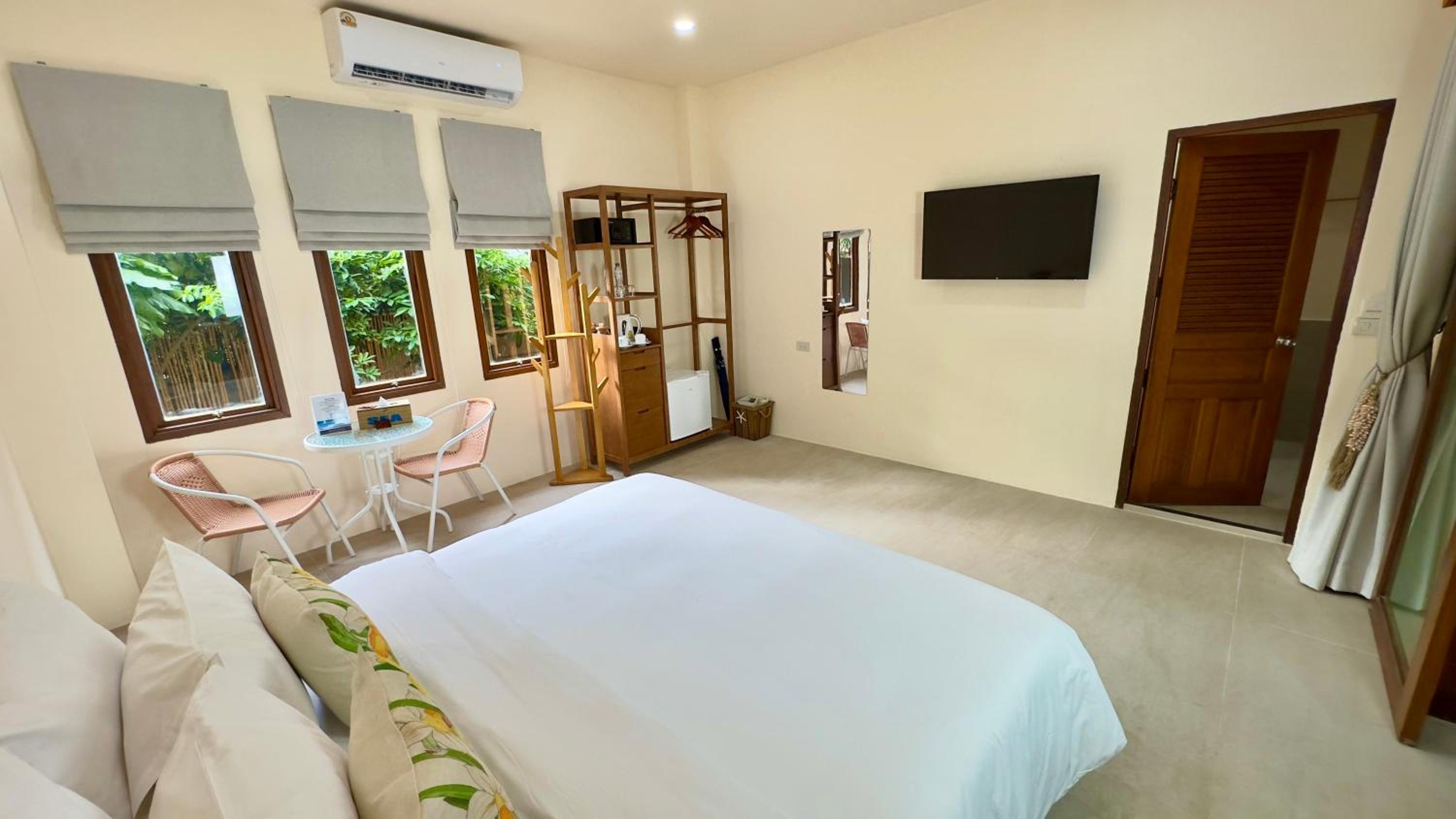 Standard Double Room - Photo 12
