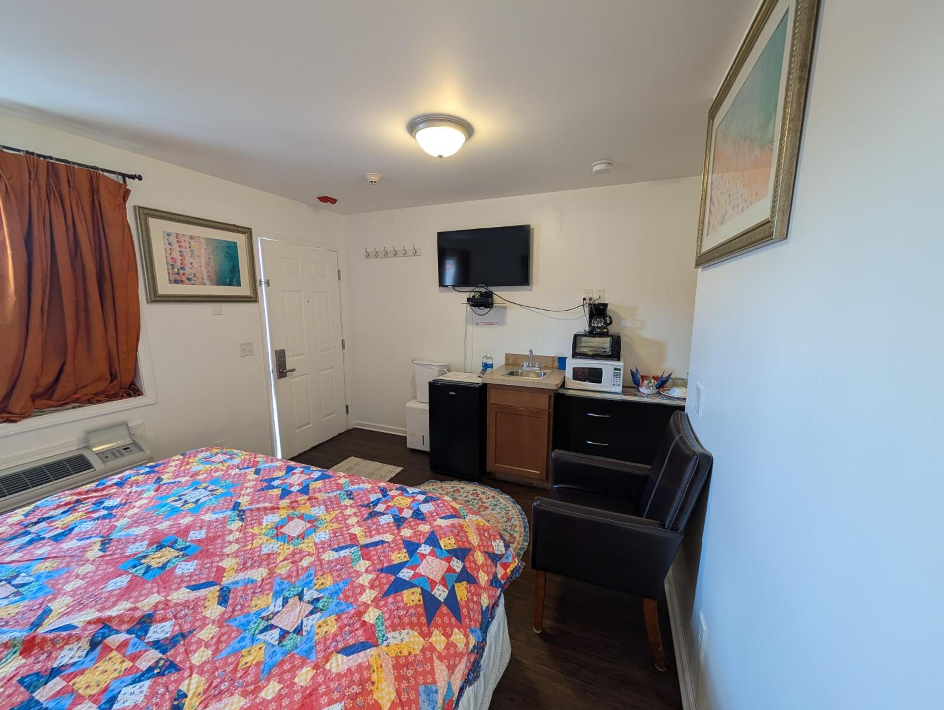 King Room - Disability Access photo 3