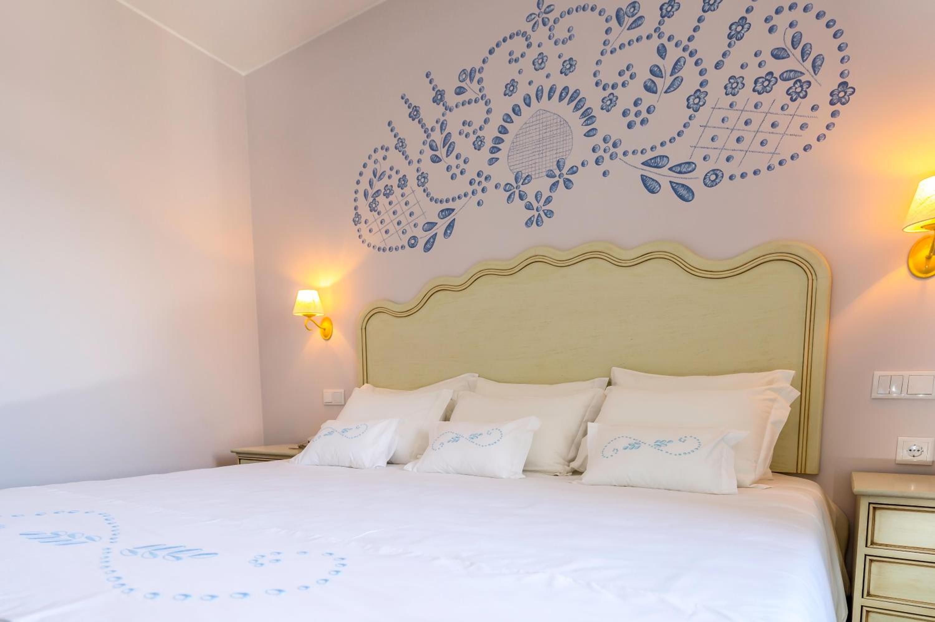 Superior Double or Twin Room thumbnail 5