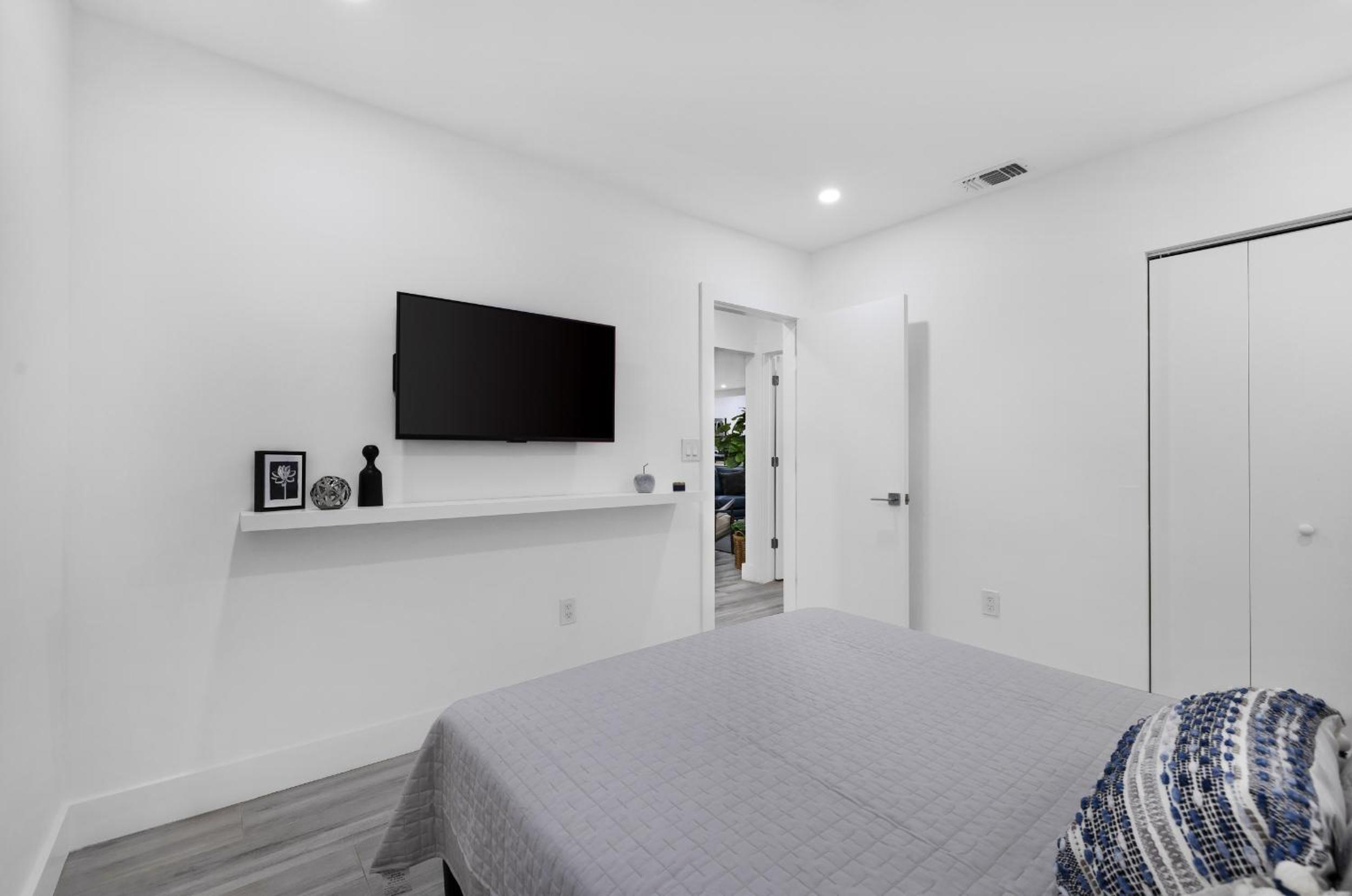 Four-Bedroom House photo 3
