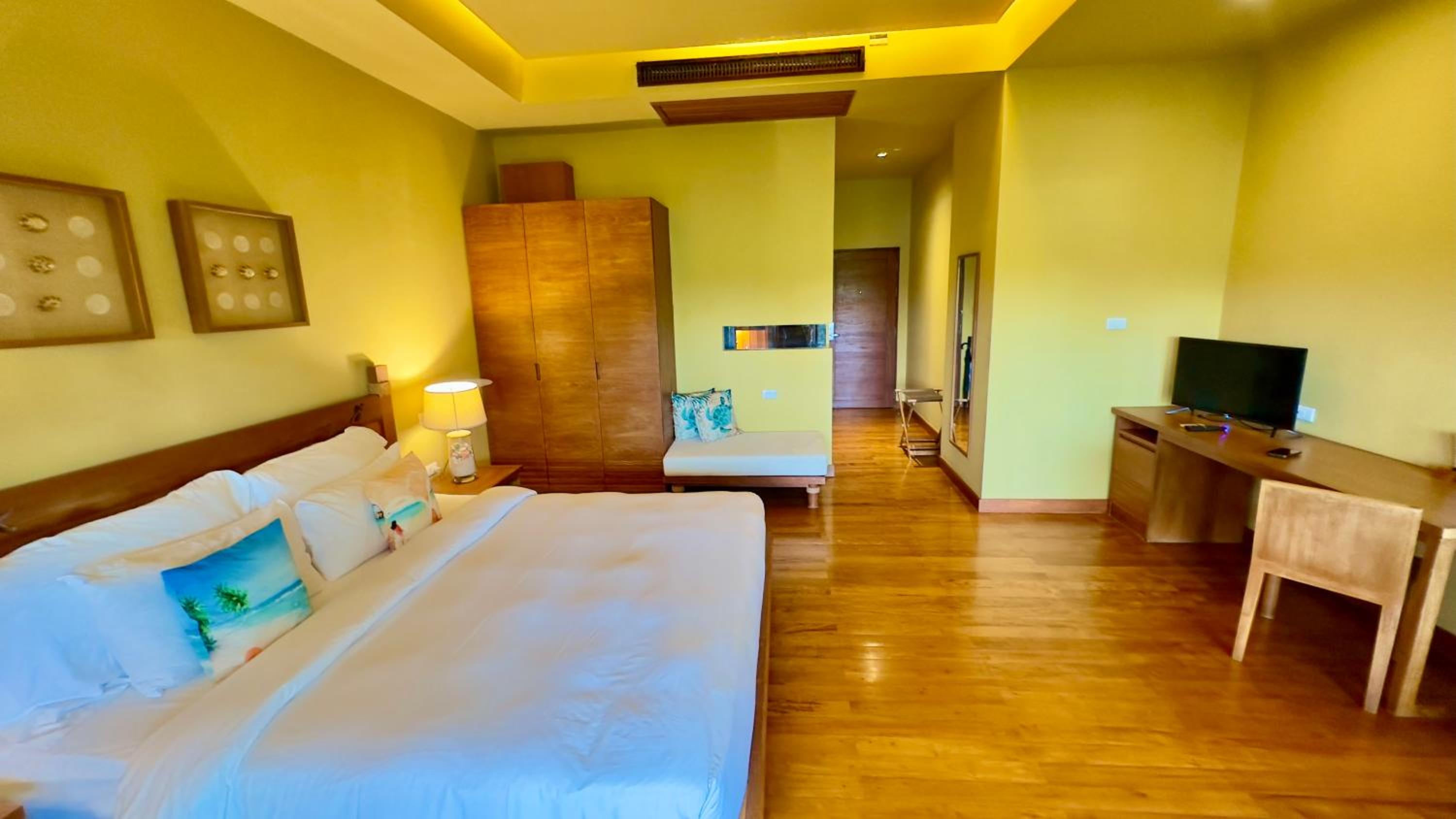 Deluxe Room - Photo 4