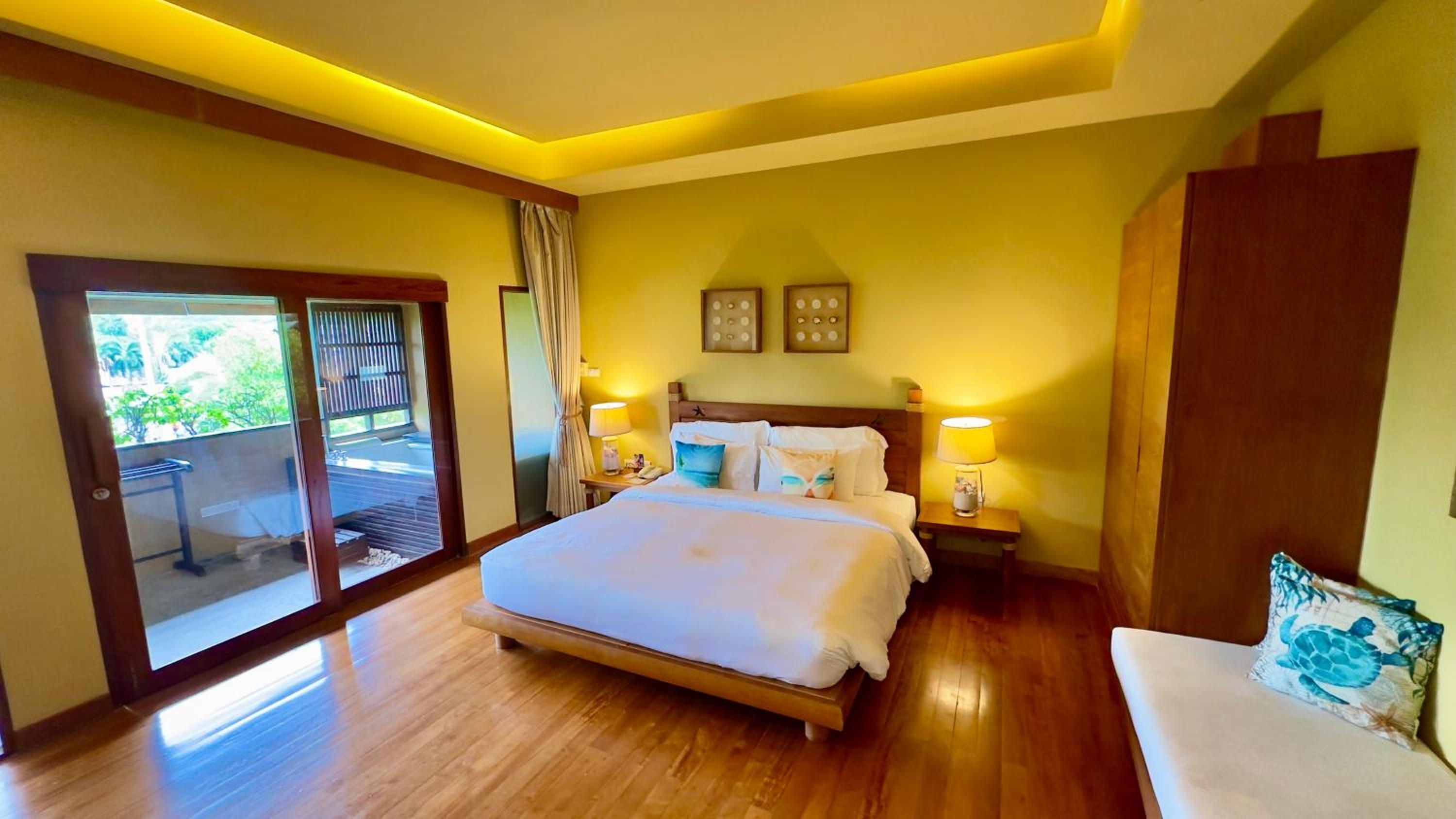 Deluxe Room - Photo 1
