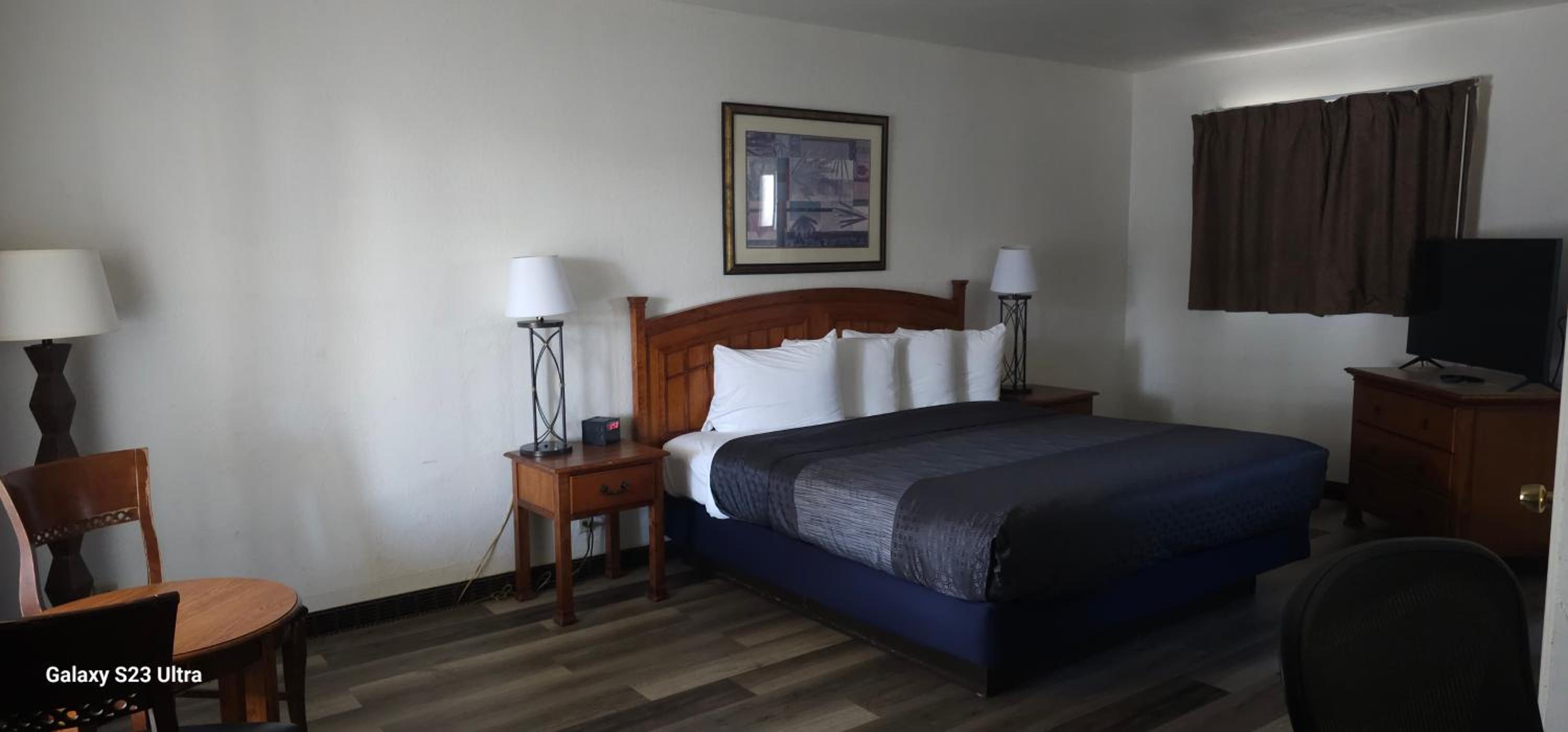 Standard King Room - Photo 3