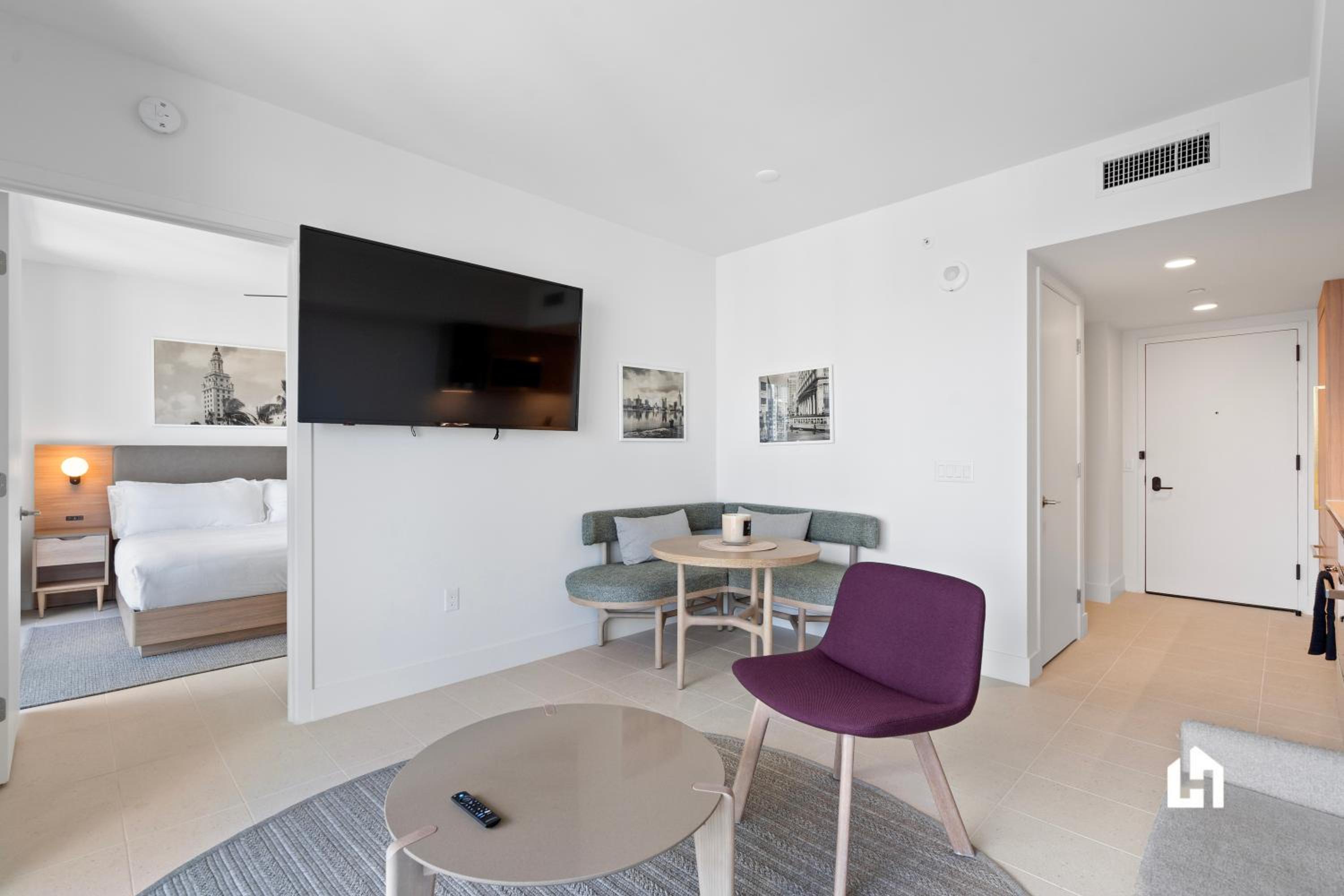 One-Bedroom Apartment with Balcony photo 1