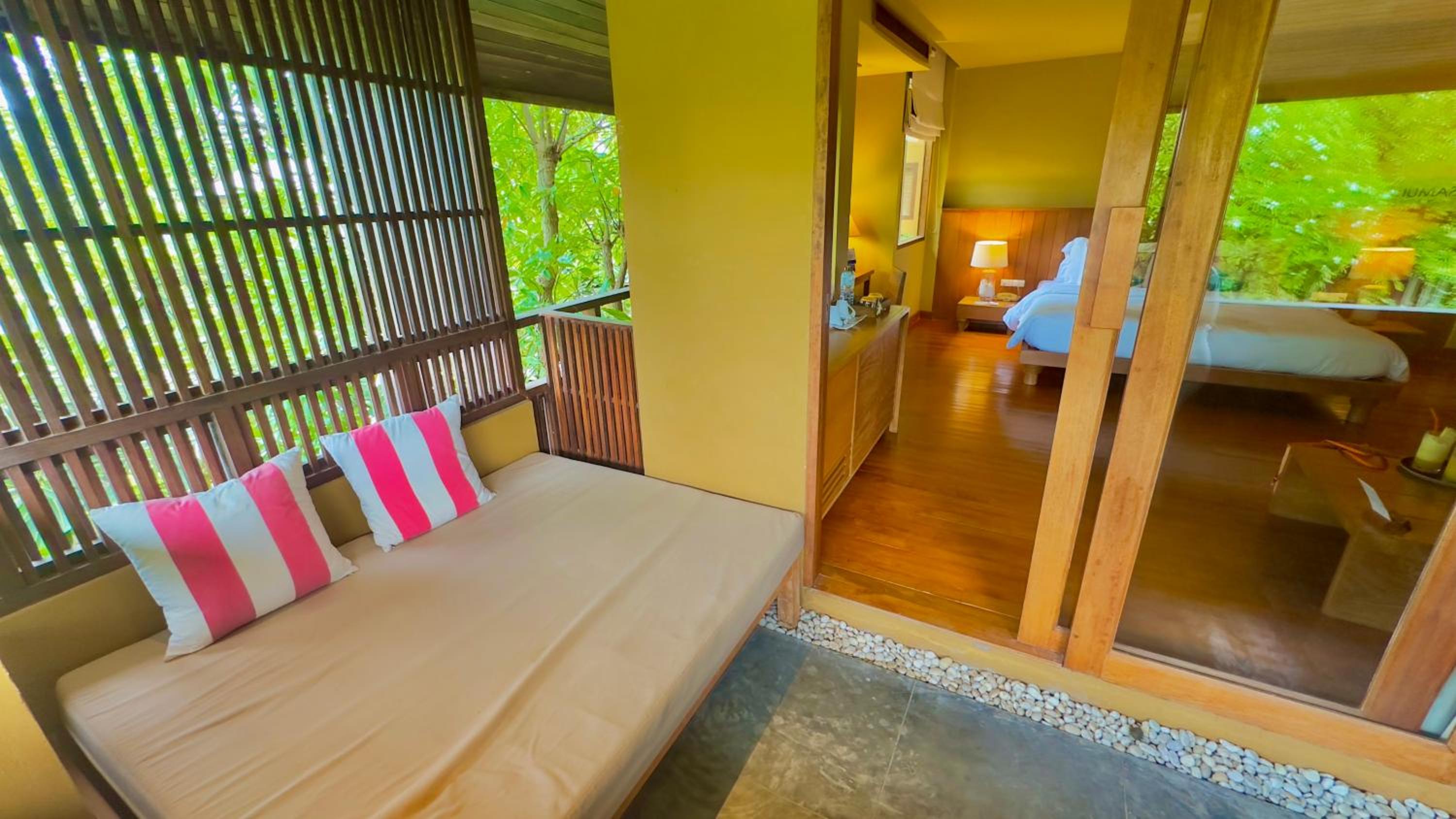 Grand Deluxe Room - Photo 9