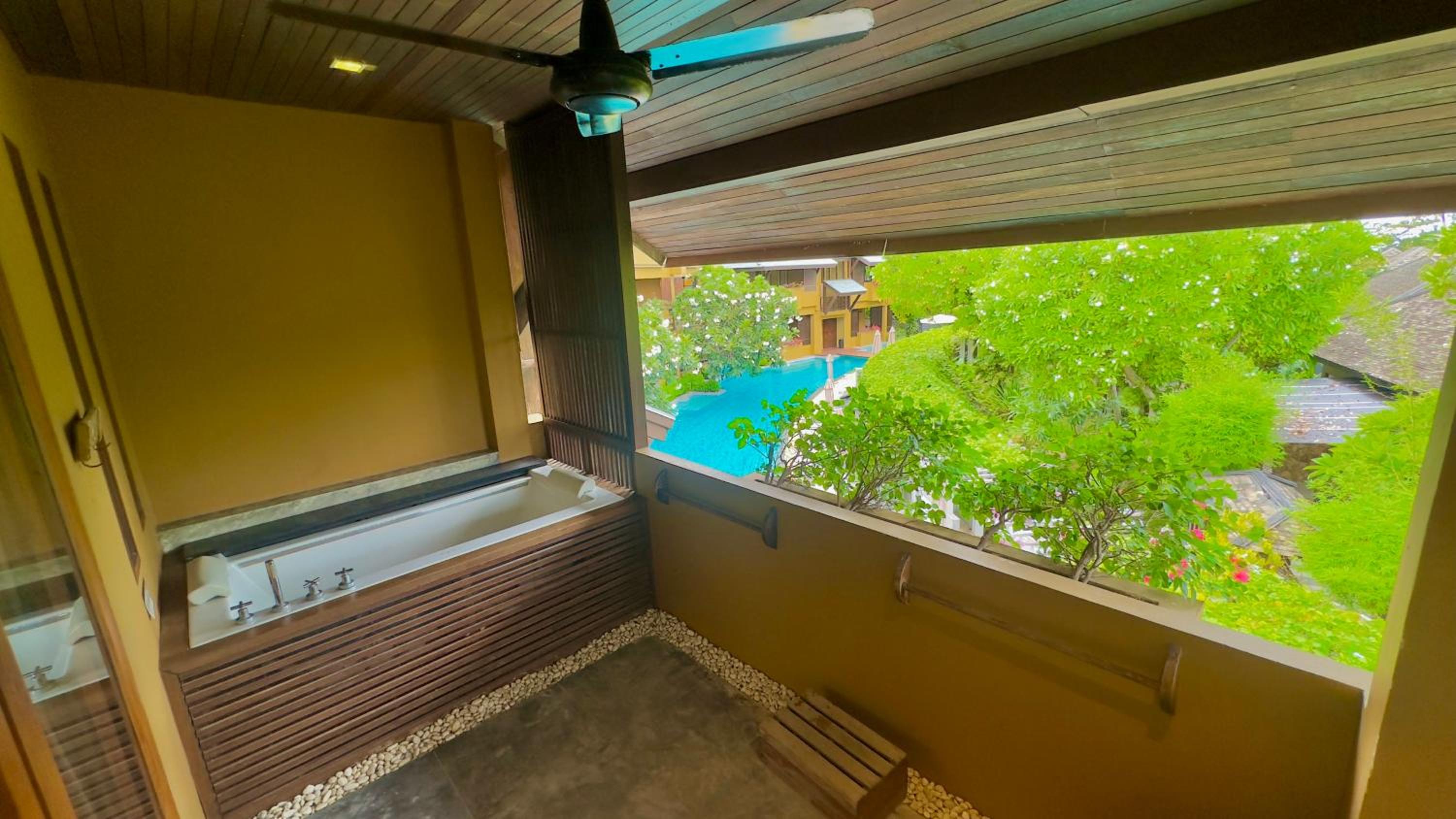 Grand Deluxe Room - Photo 10
