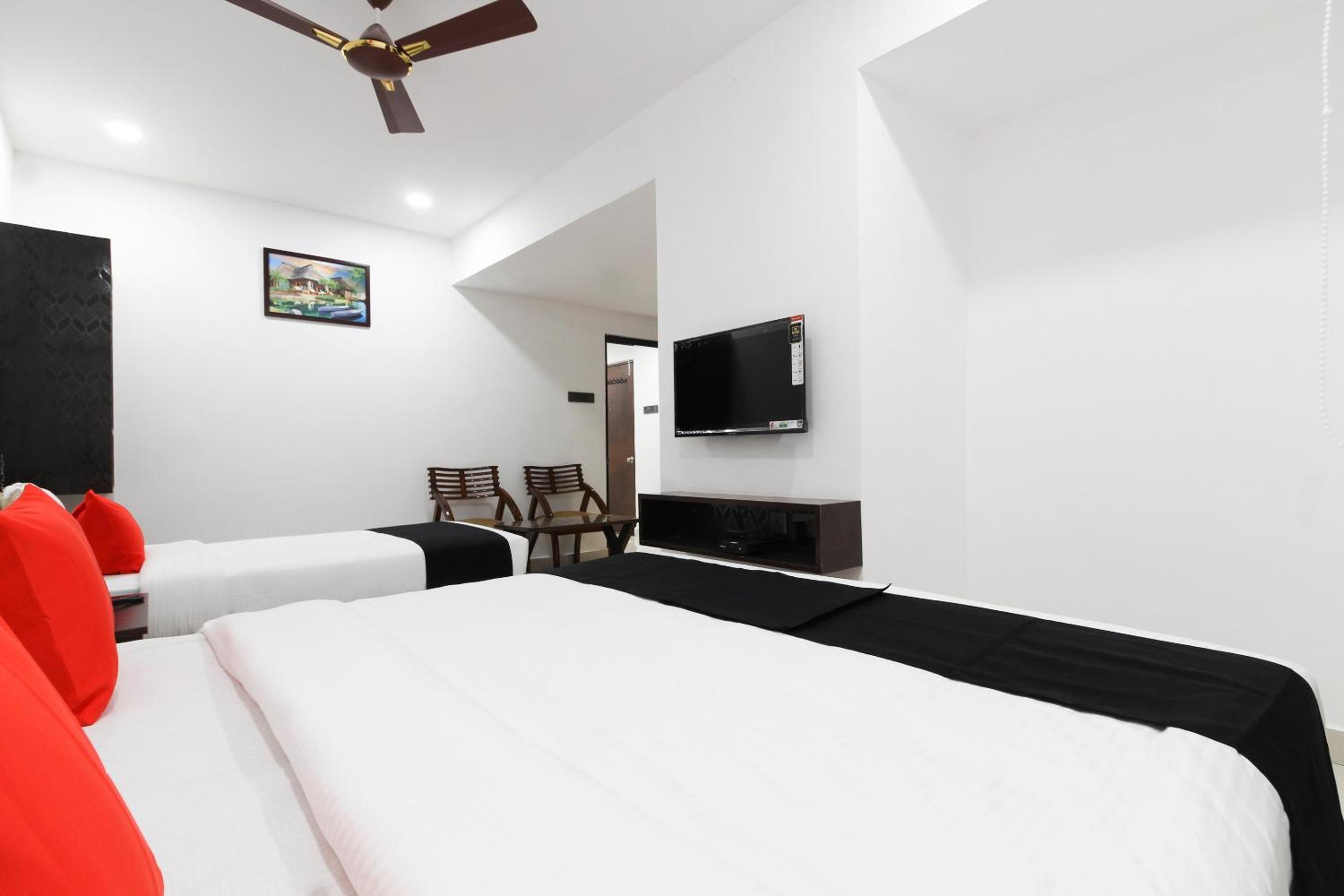 Standard Double Room - Photo 17