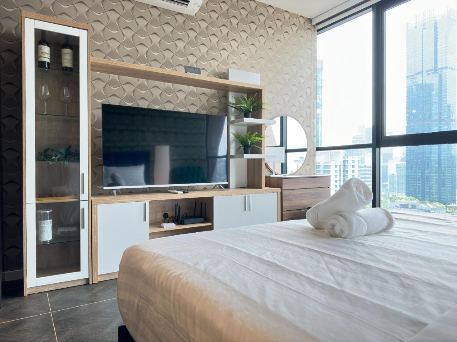 Suite With City View