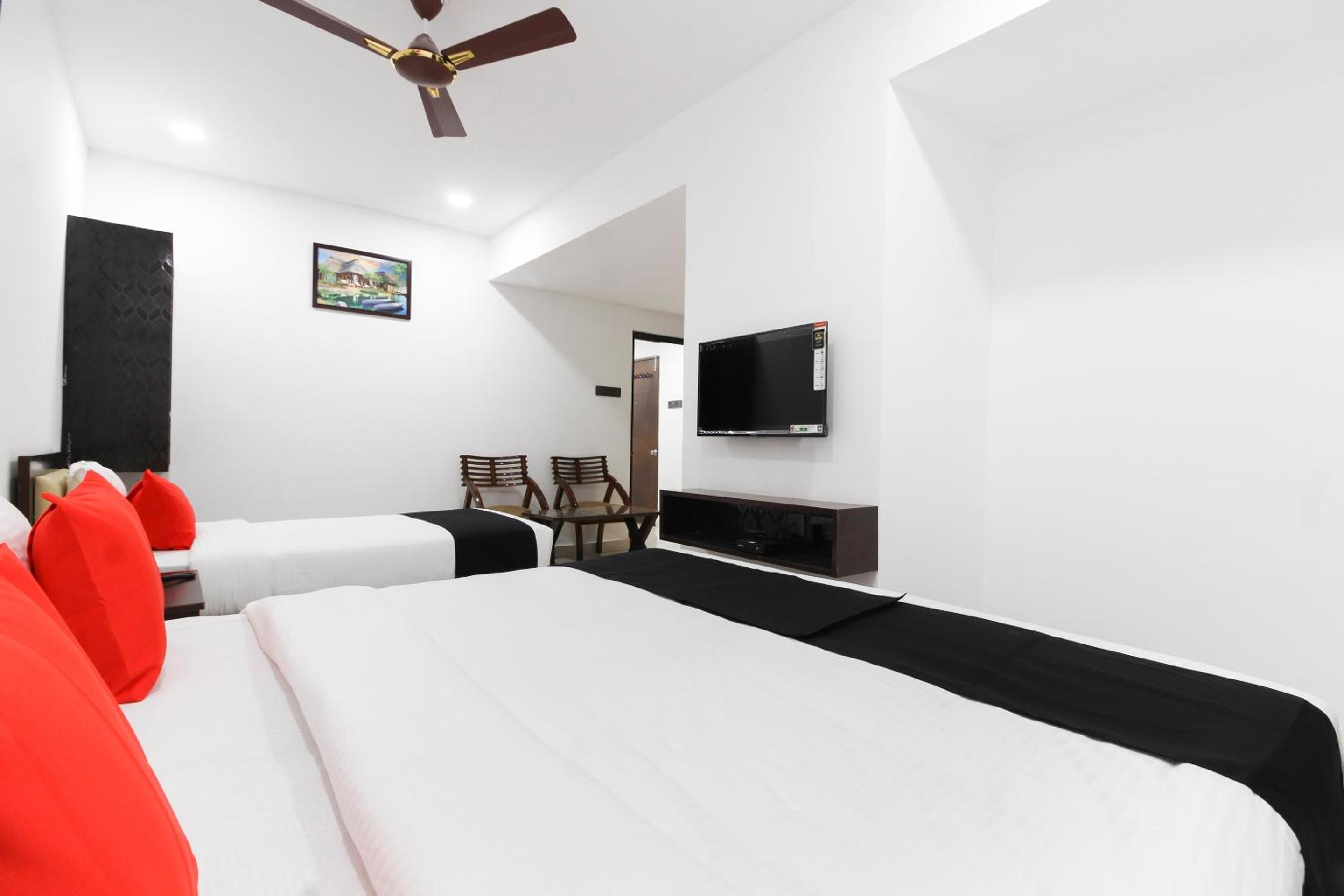 Standard Double Room - Photo 16
