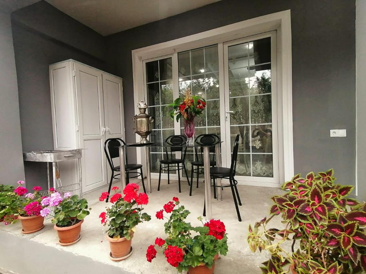 Three-Bedroom House photo 2