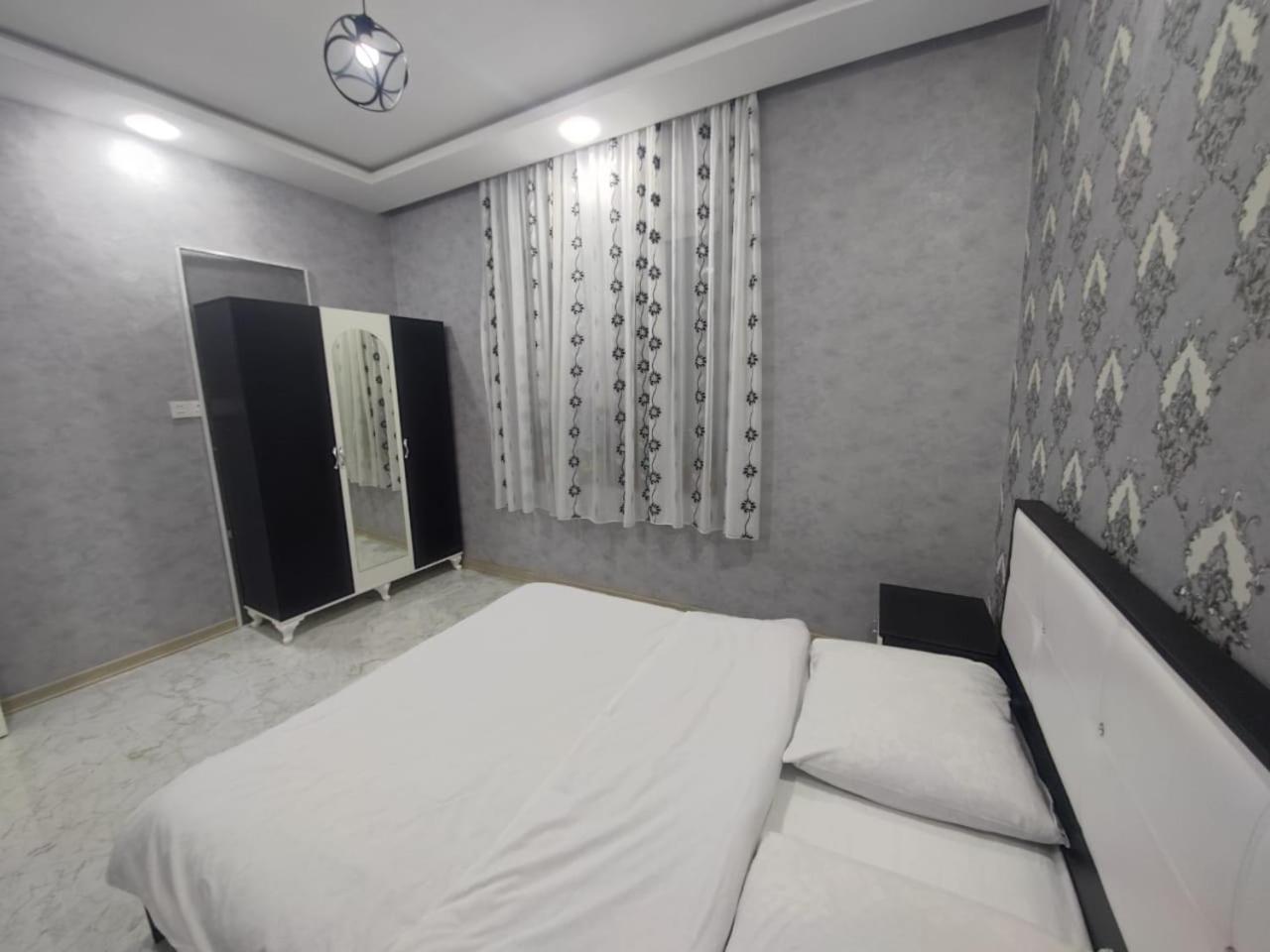 Three-Bedroom House photo 3