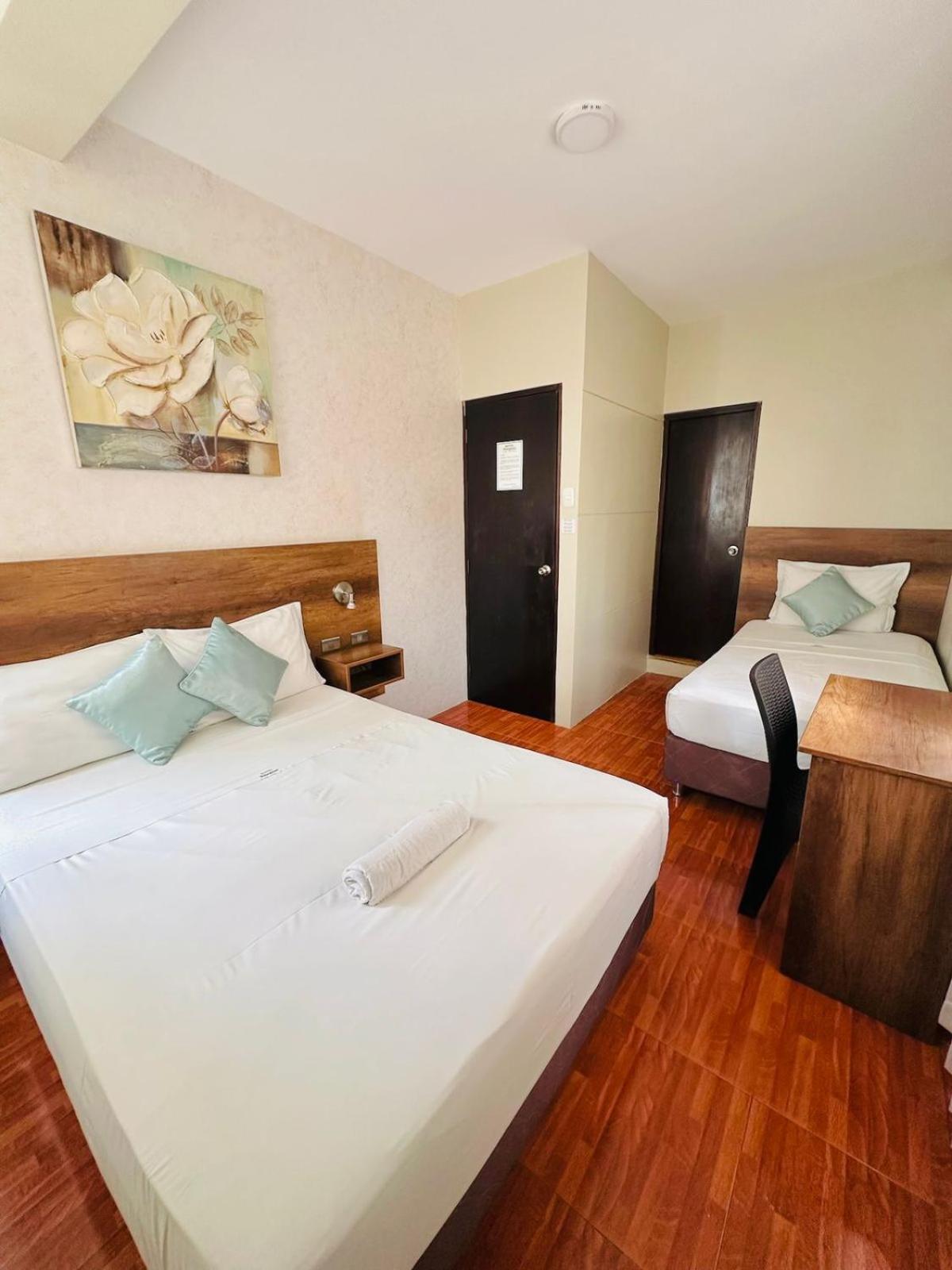 Triple Room with Private Bathroom photo 1