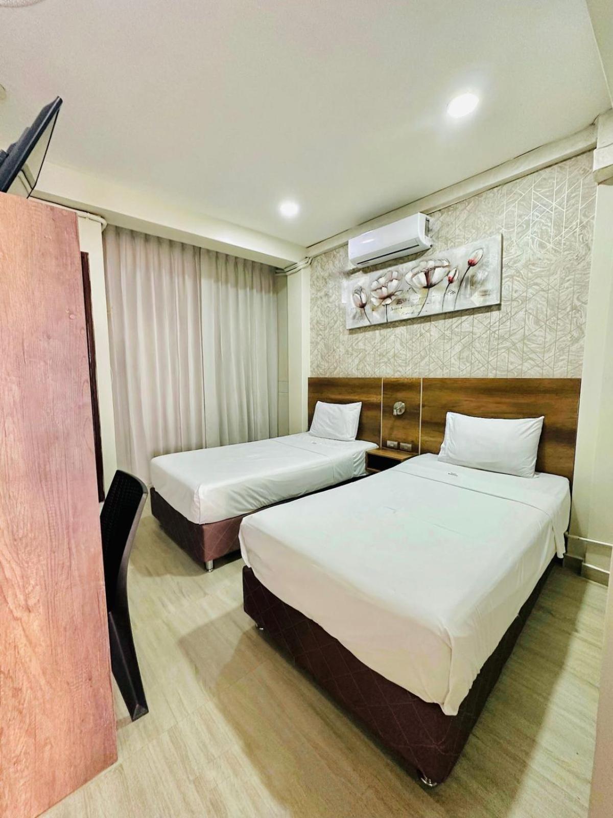 Double Room with Private Bathroom photo 3