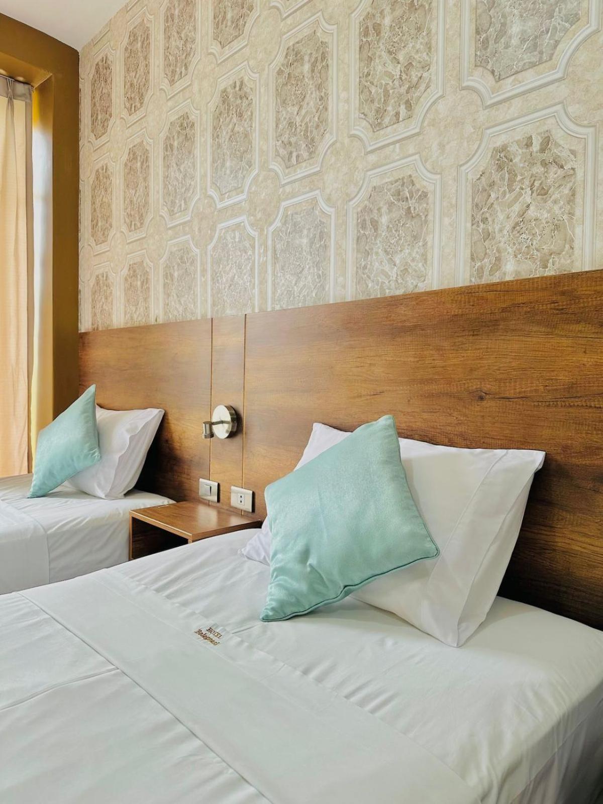 Double Room with Private Bathroom photo 2
