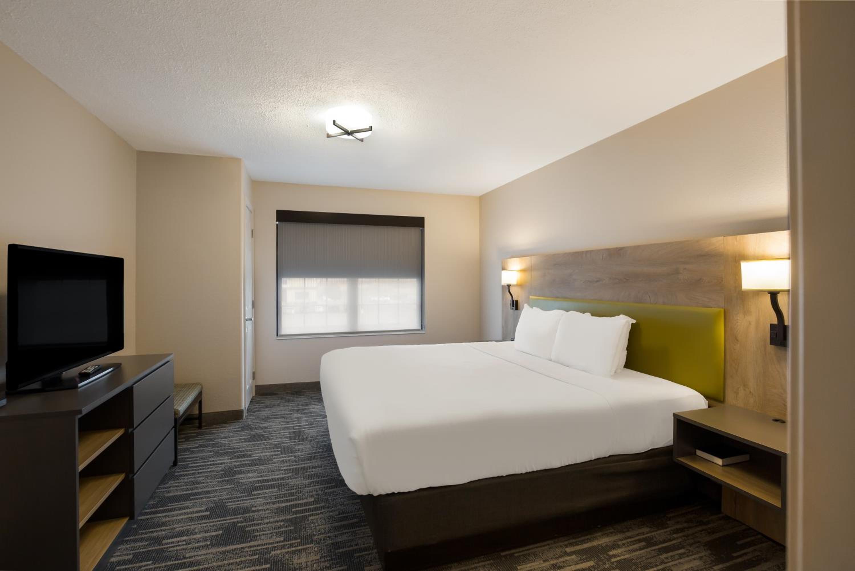 One-Bedroom King Suite with Sofa Bed - Photo 1