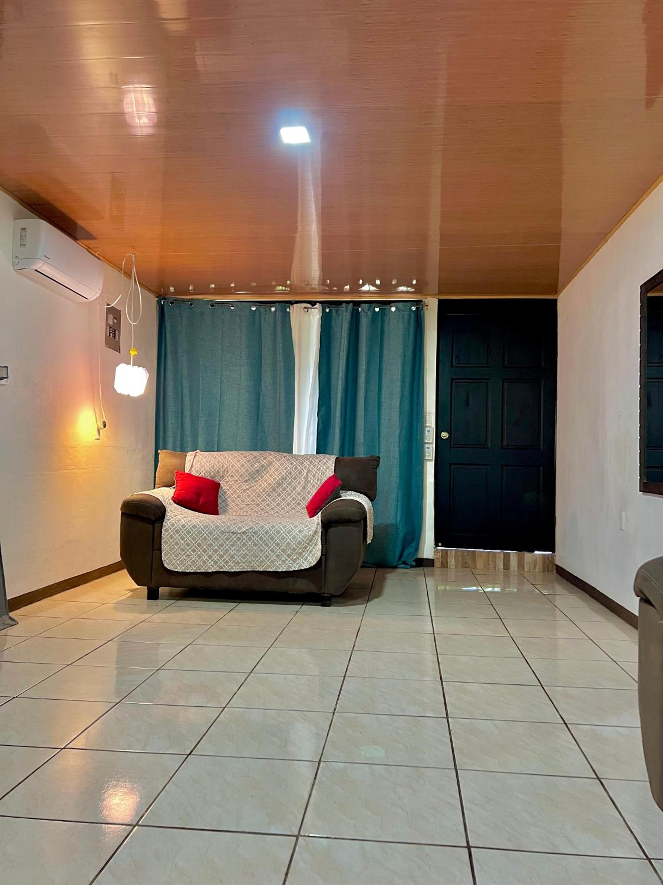 Four-Bedroom House photo 1