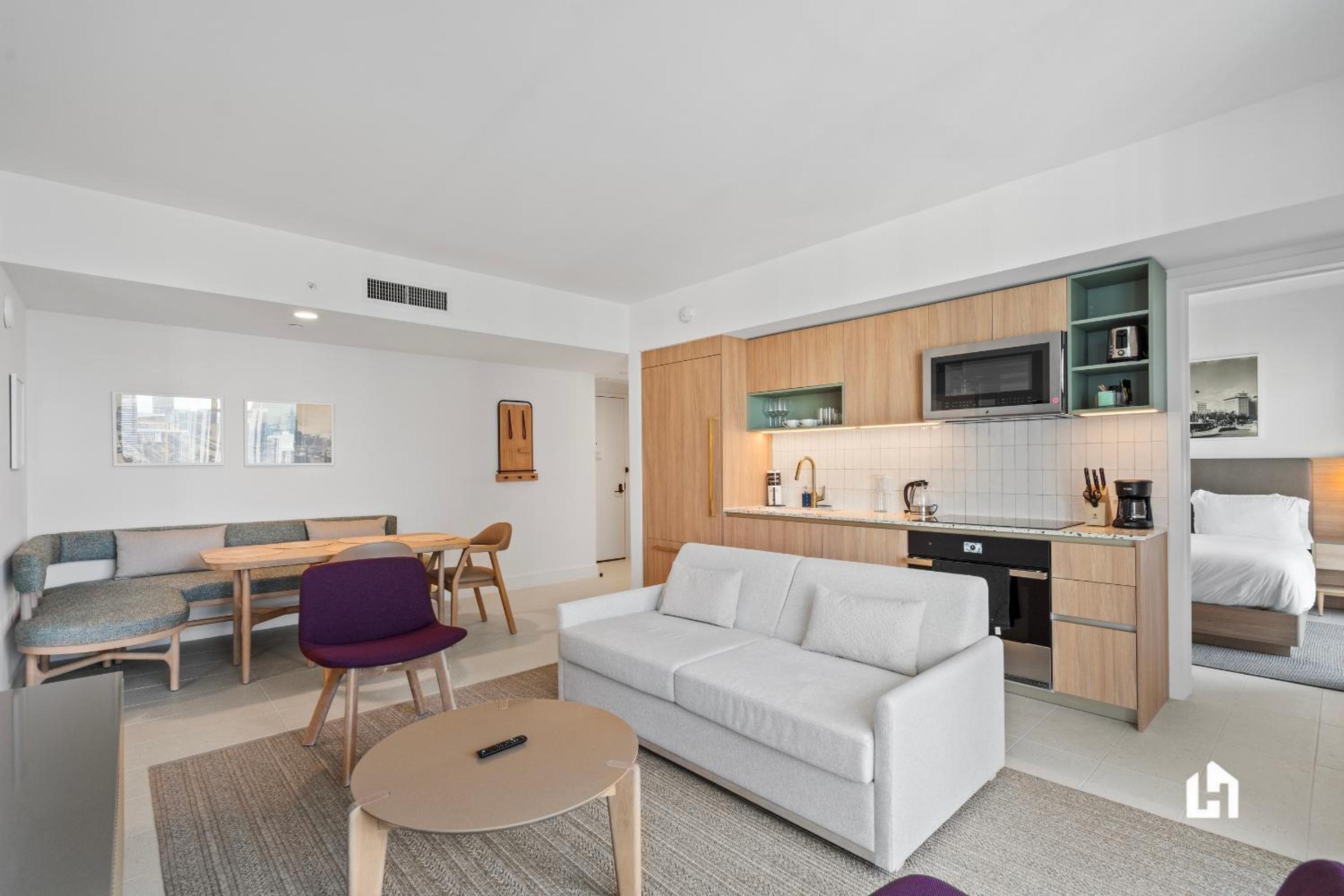Two-Bedroom Apartment with Balcony photo 2