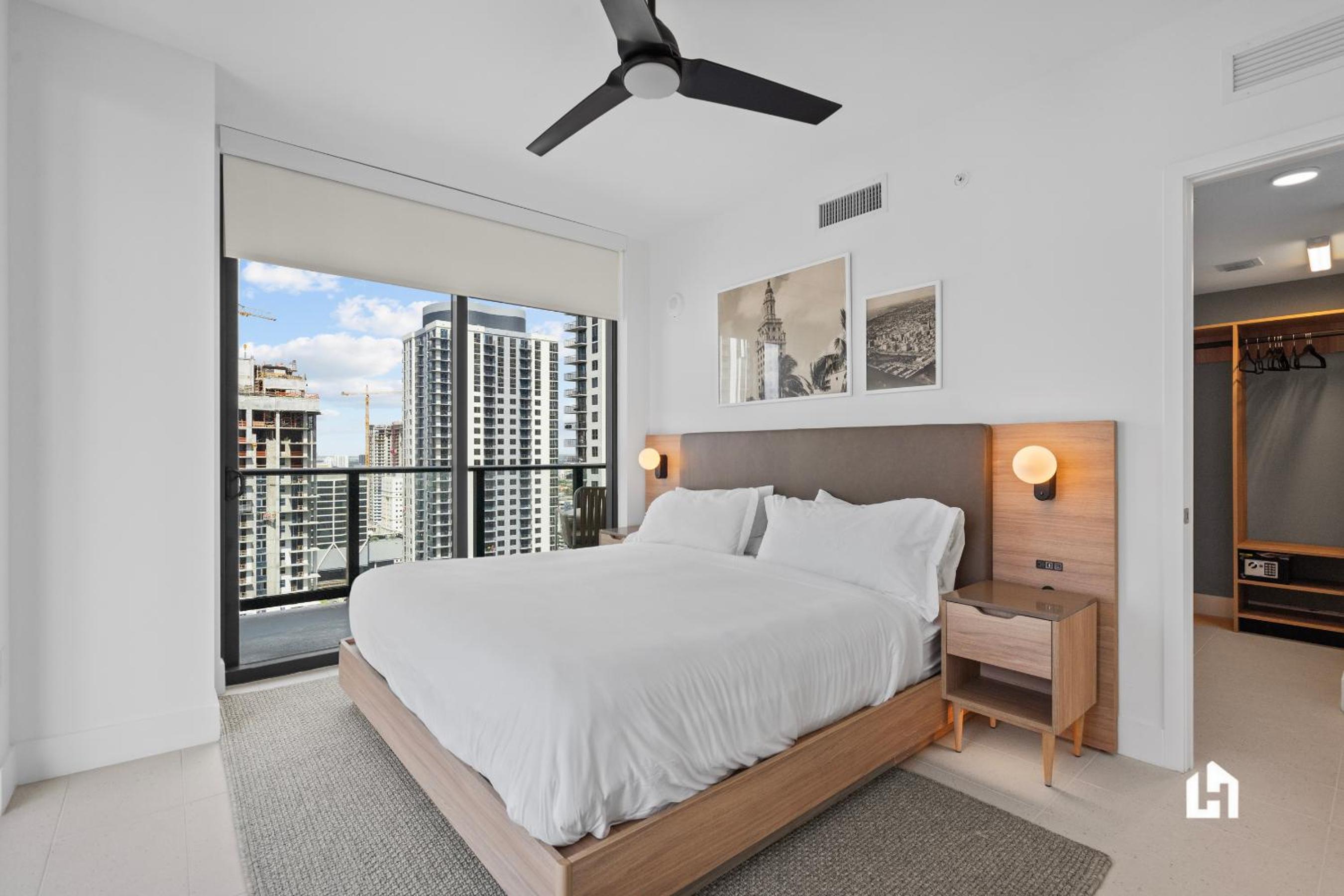 Two-Bedroom Apartment with Balcony photo 2