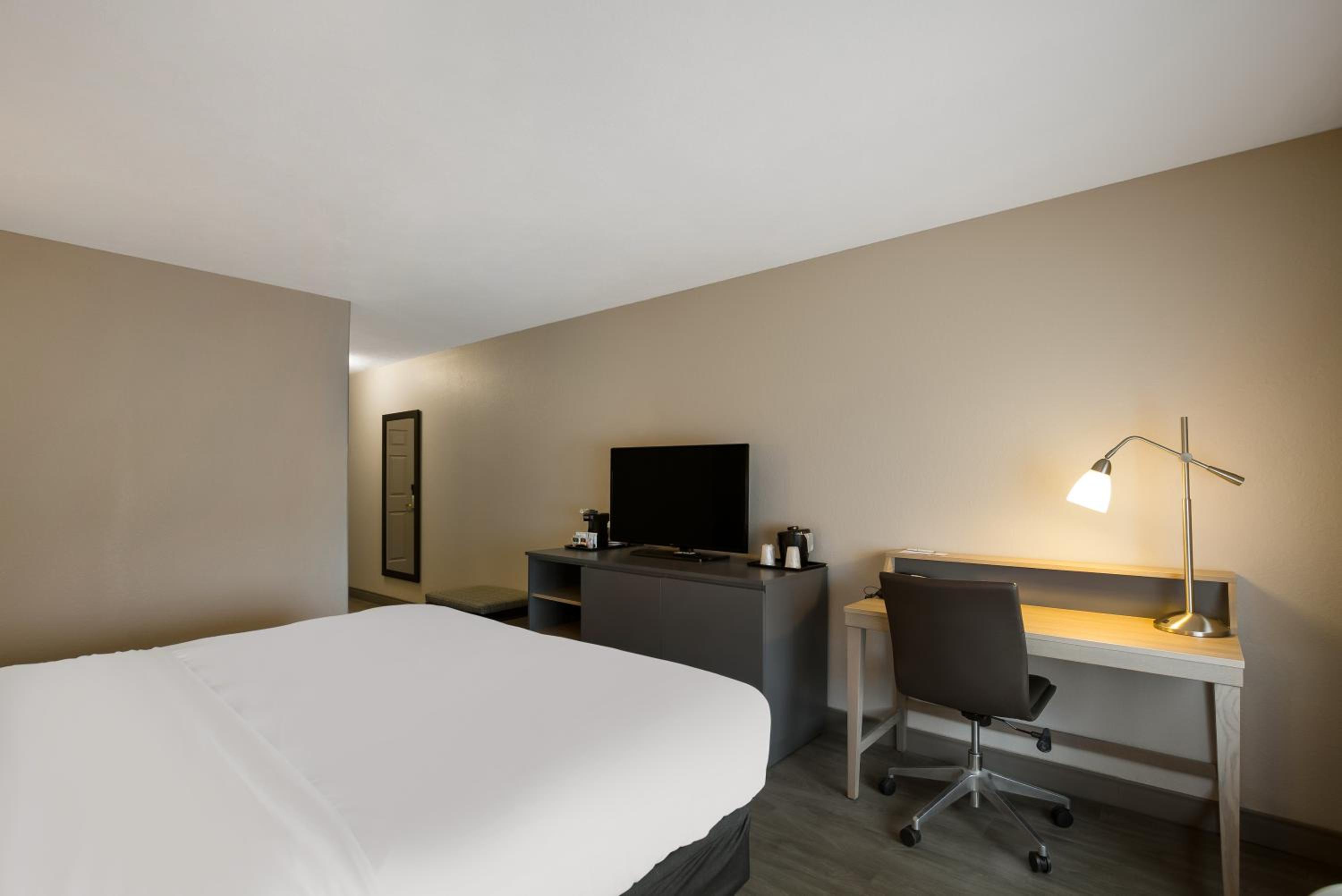 King Room - Disability Access/Non Smoking  - Photo 2