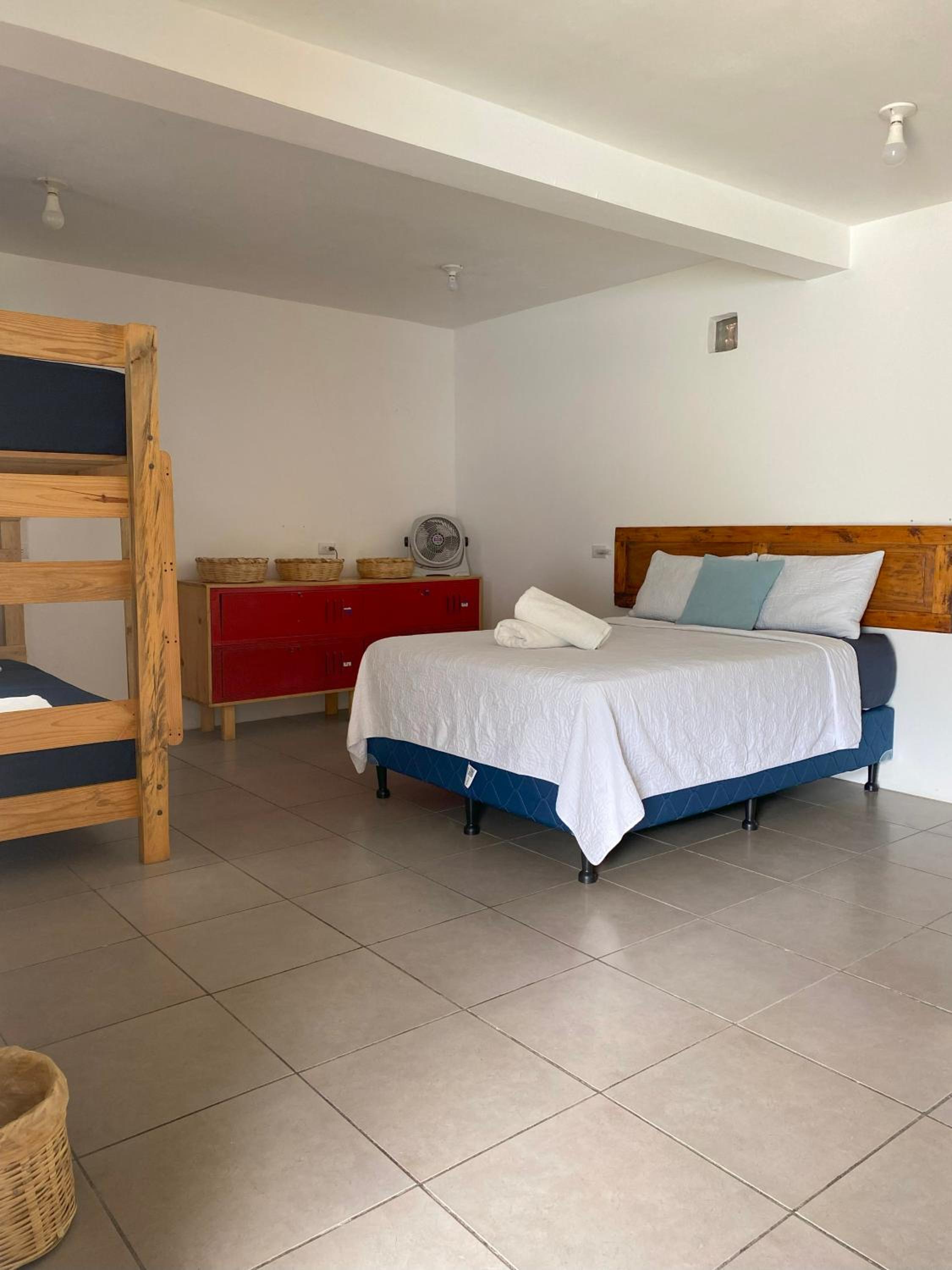 Quadruple Room with Private Bathroom photo 2