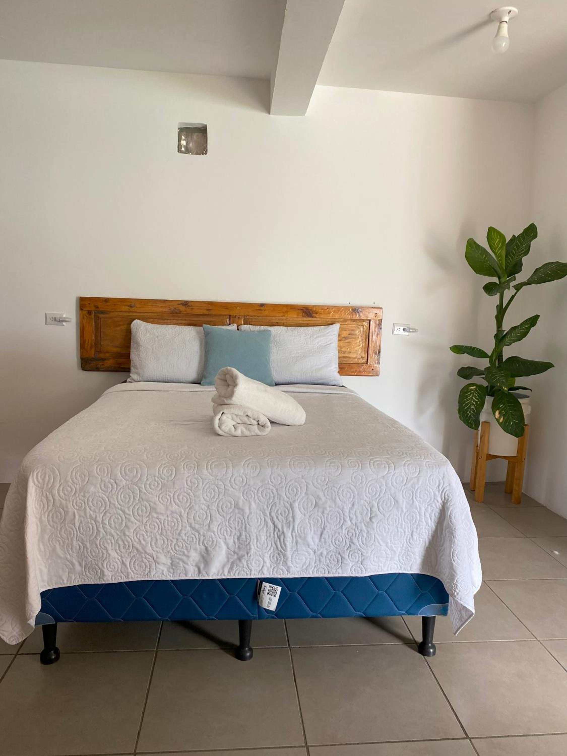 Quadruple Room with Private Bathroom photo 3