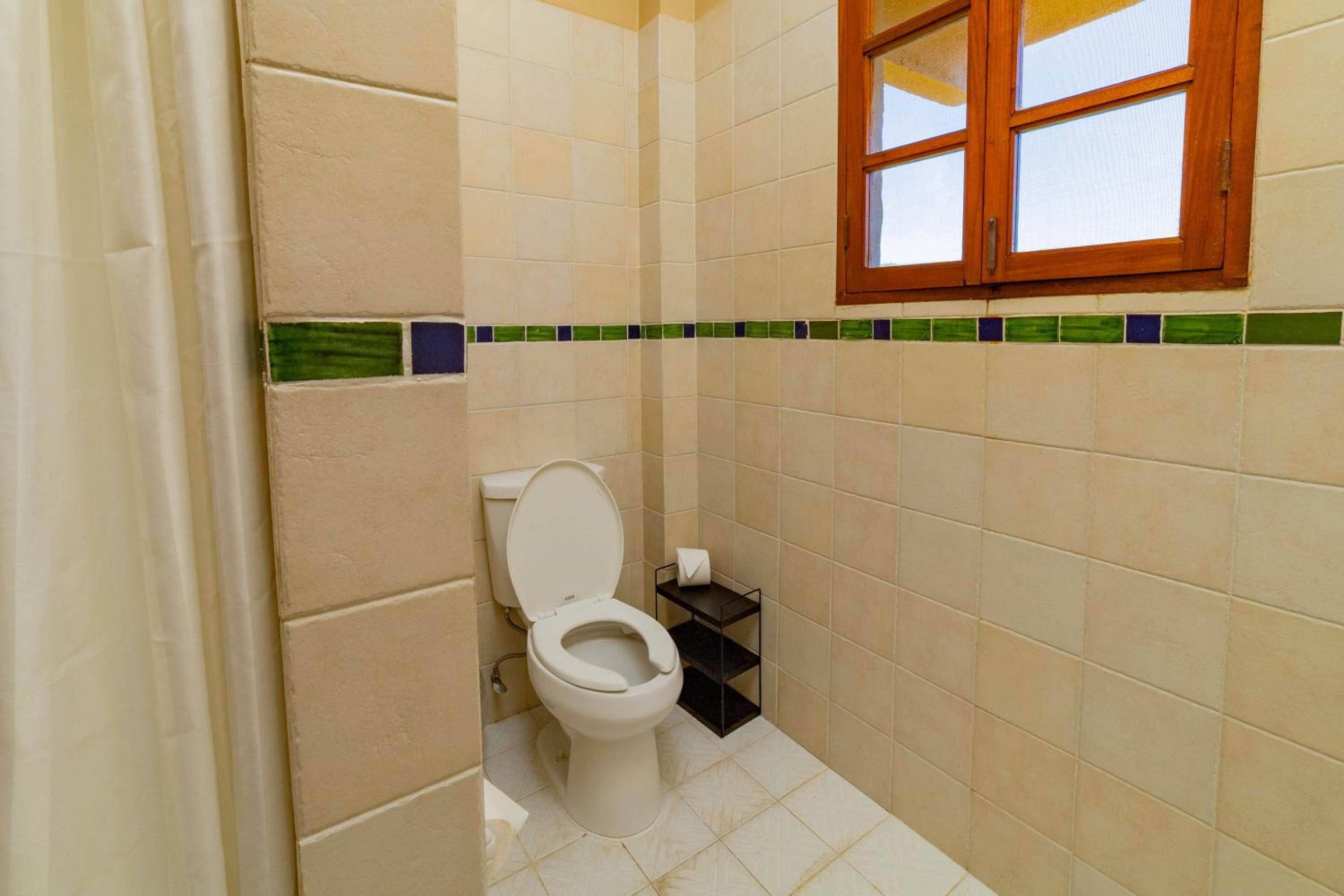 King Suite with Balcony - Photo 2
