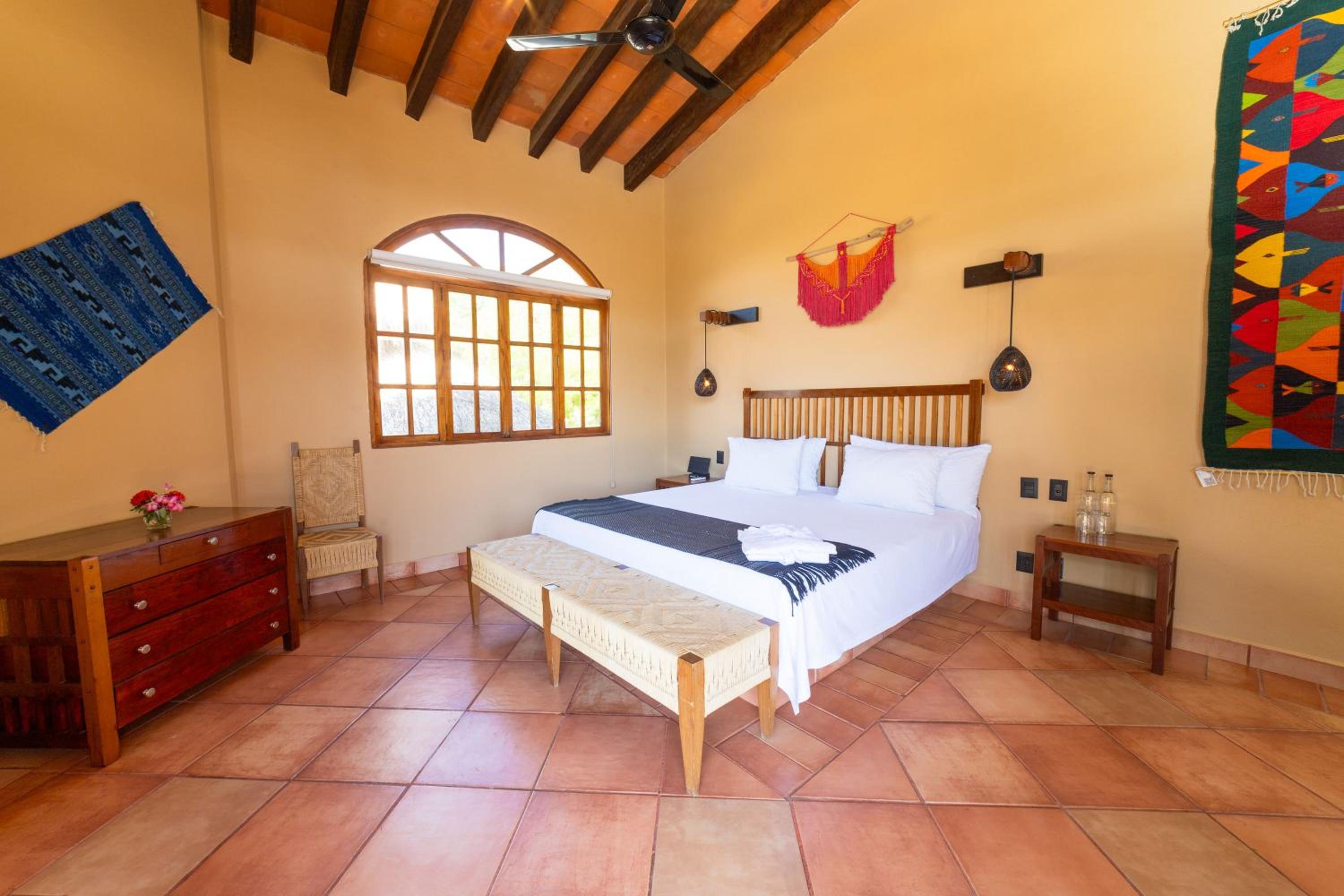 King Suite with Balcony - Photo 14